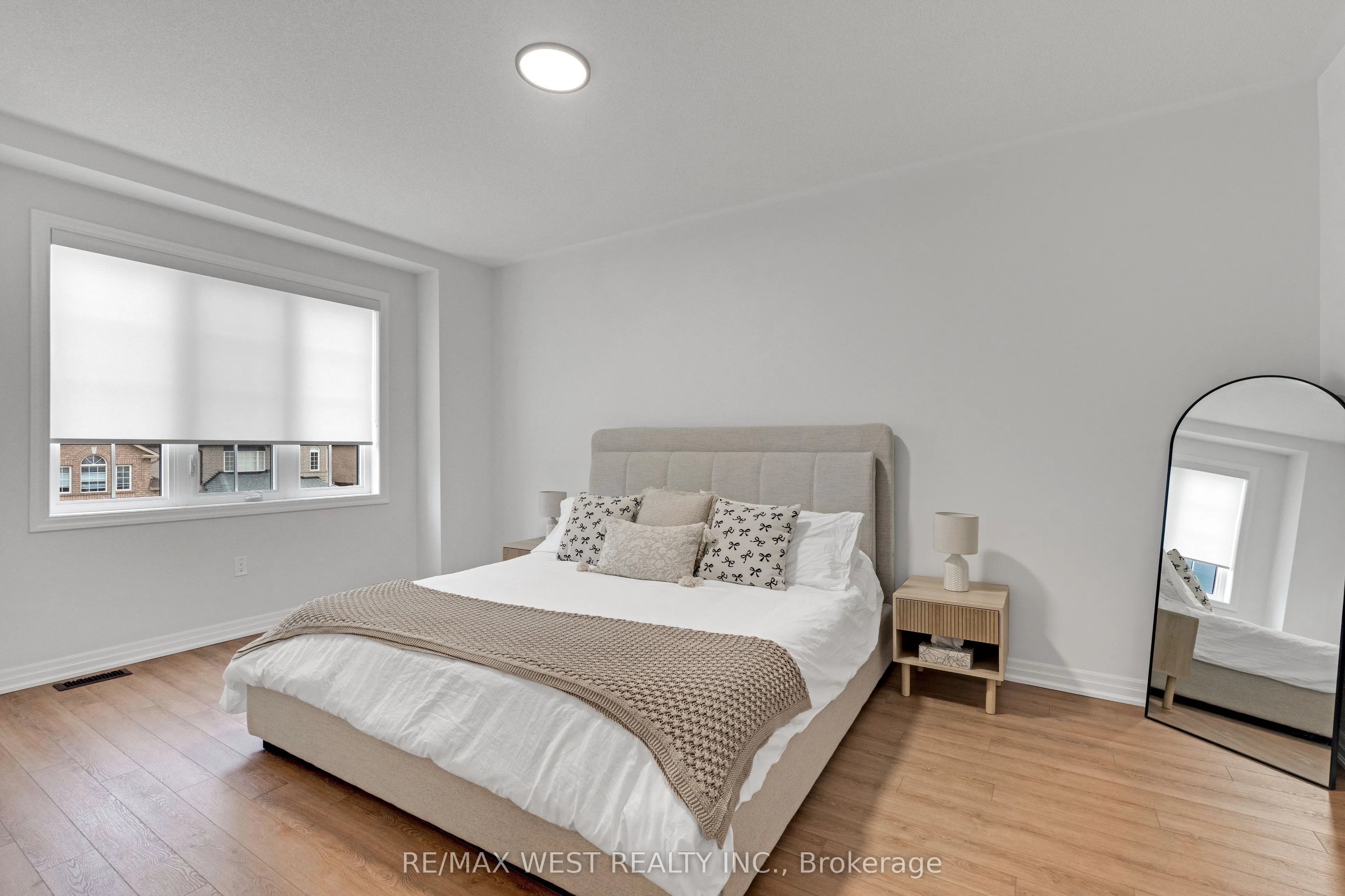 24 Hanton Crescent