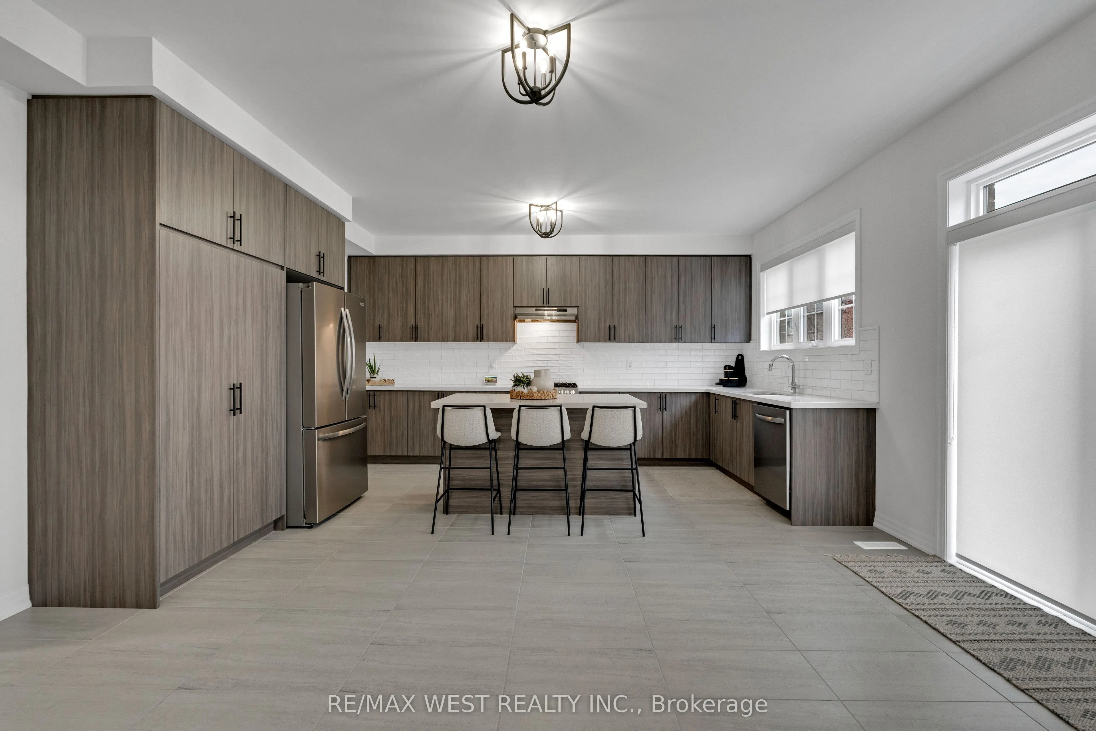 24 Hanton Crescent