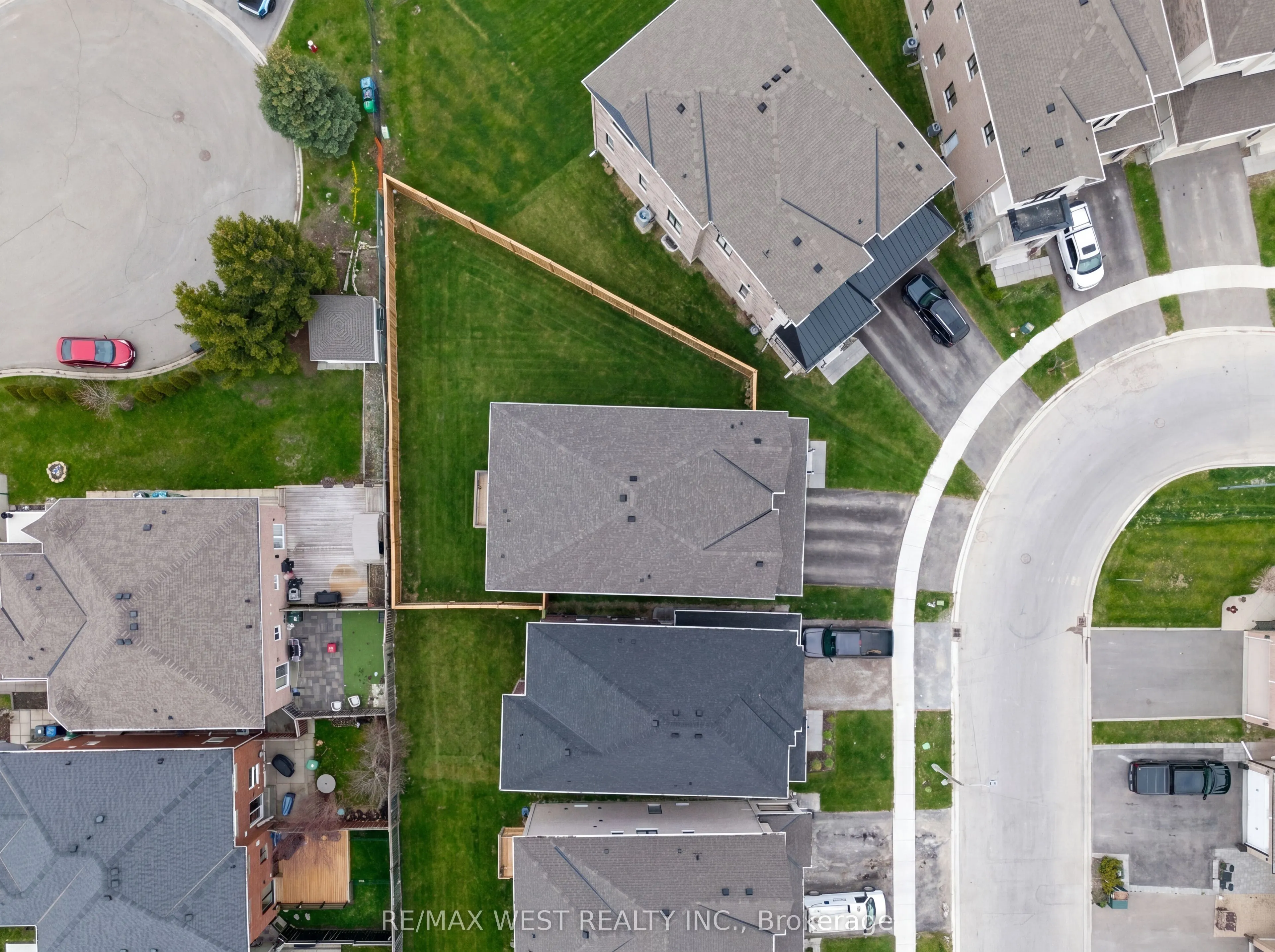 24 Hanton Crescent