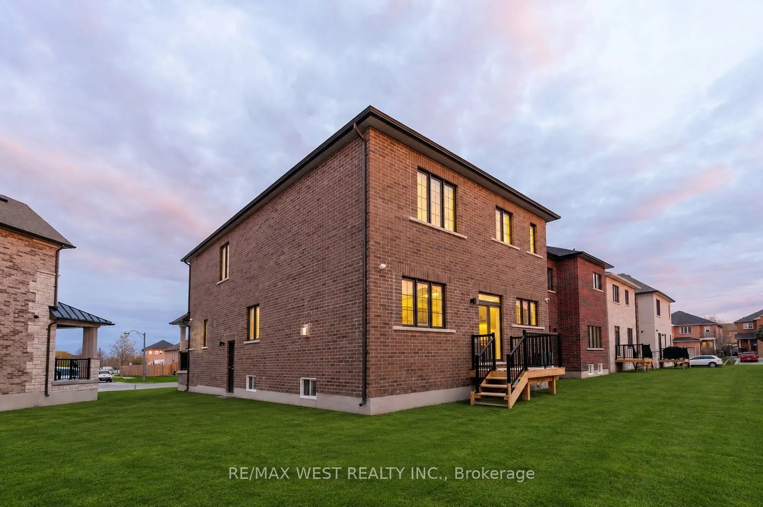 24 Hanton Crescent