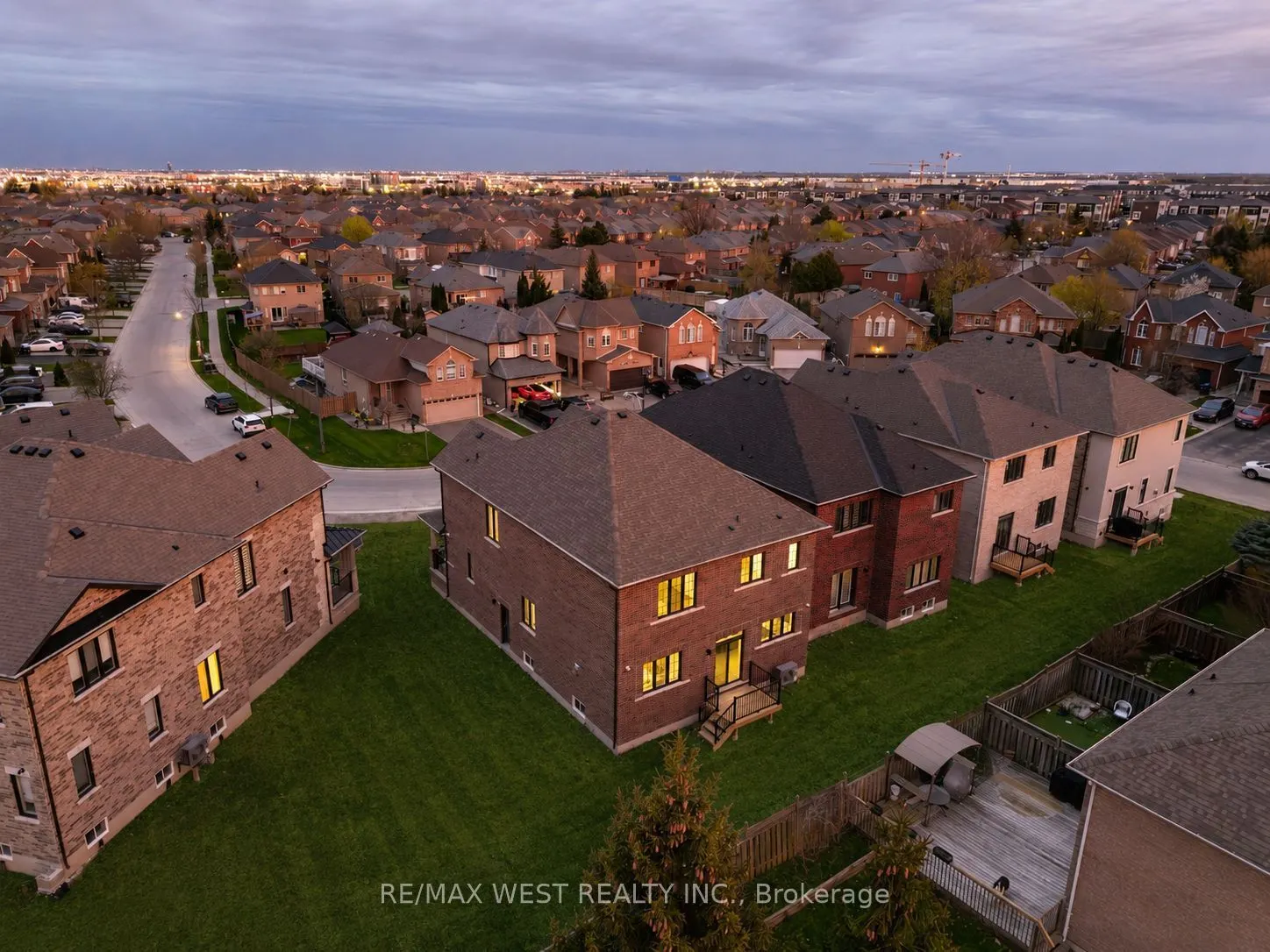 24 Hanton Crescent