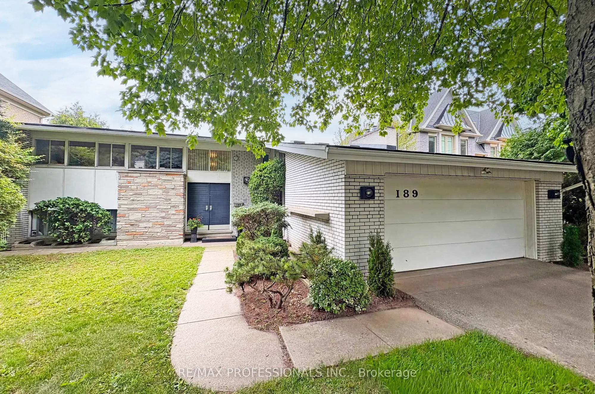 189 Edenbridge Drive