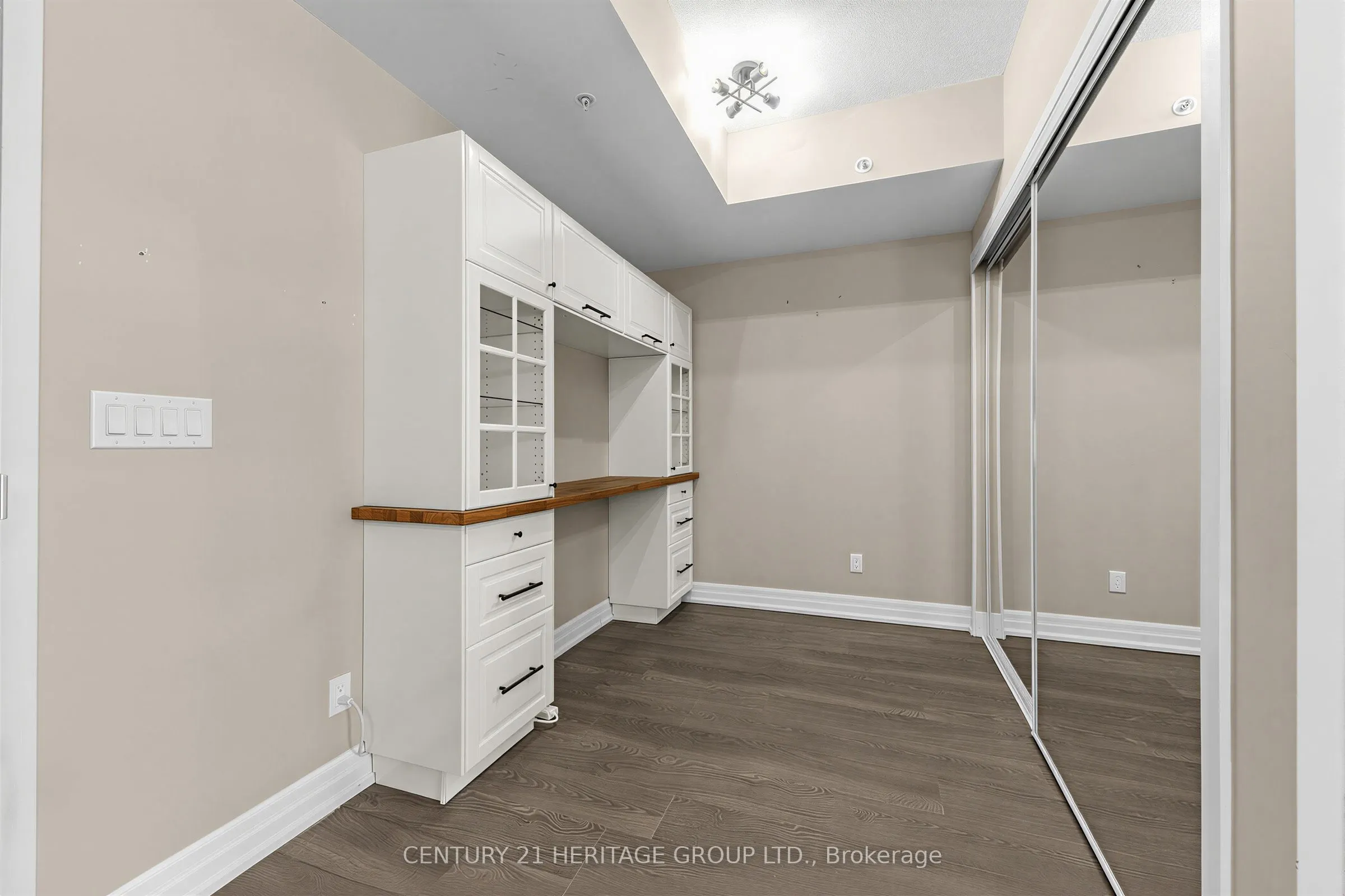 50 Ann Street #212