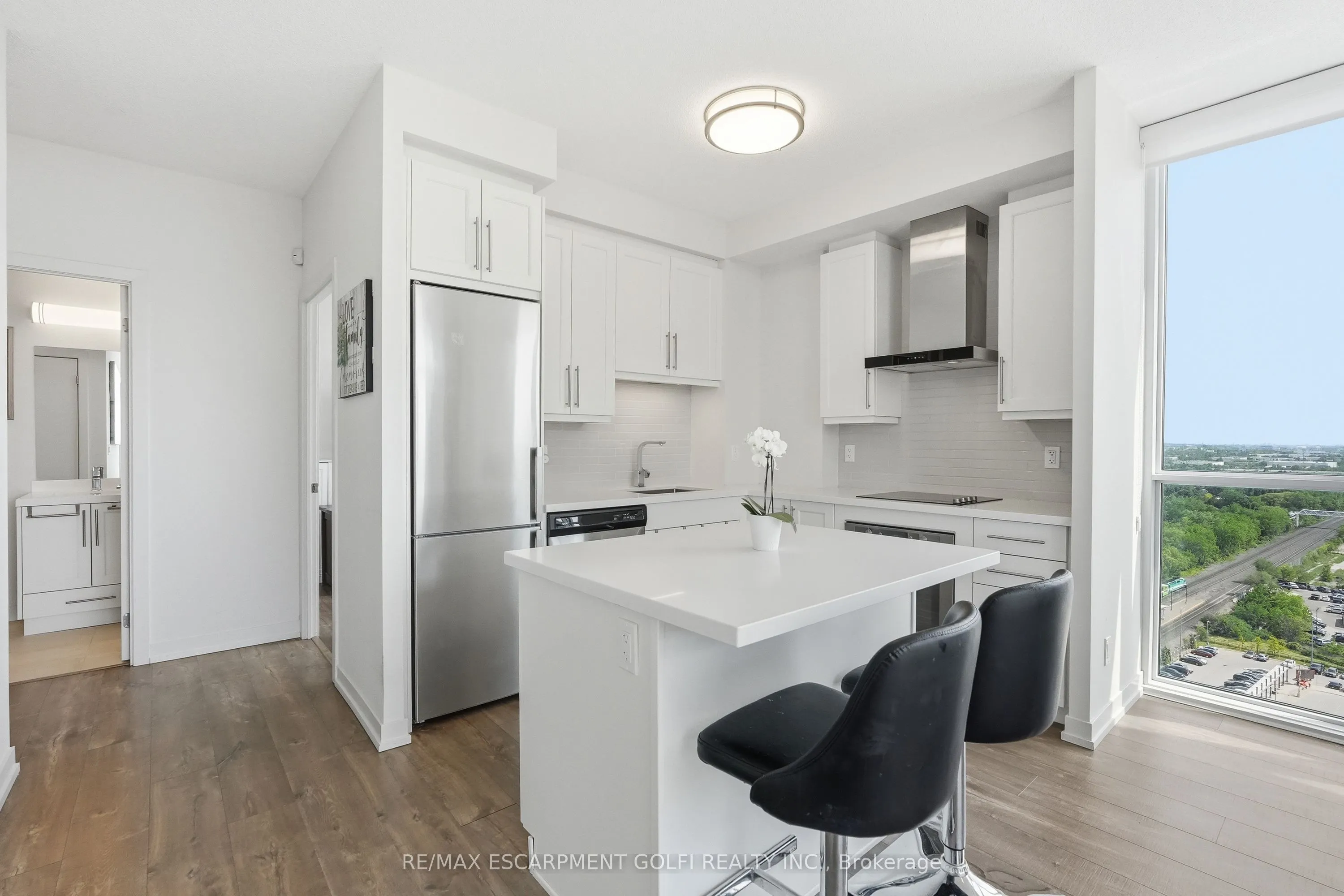 2093 FAIRVIEW Street #2004