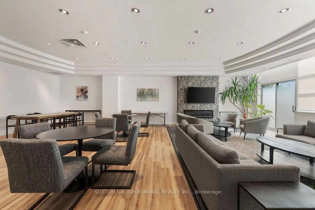 1001 Roselawn Avenue #124