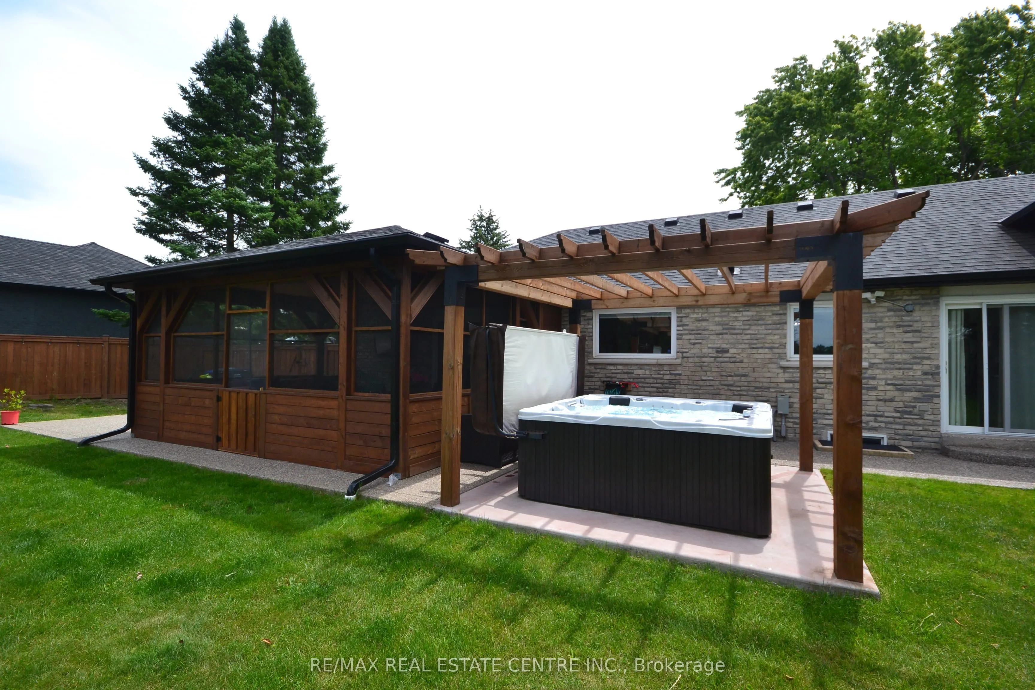 8 Kevinwood Drive