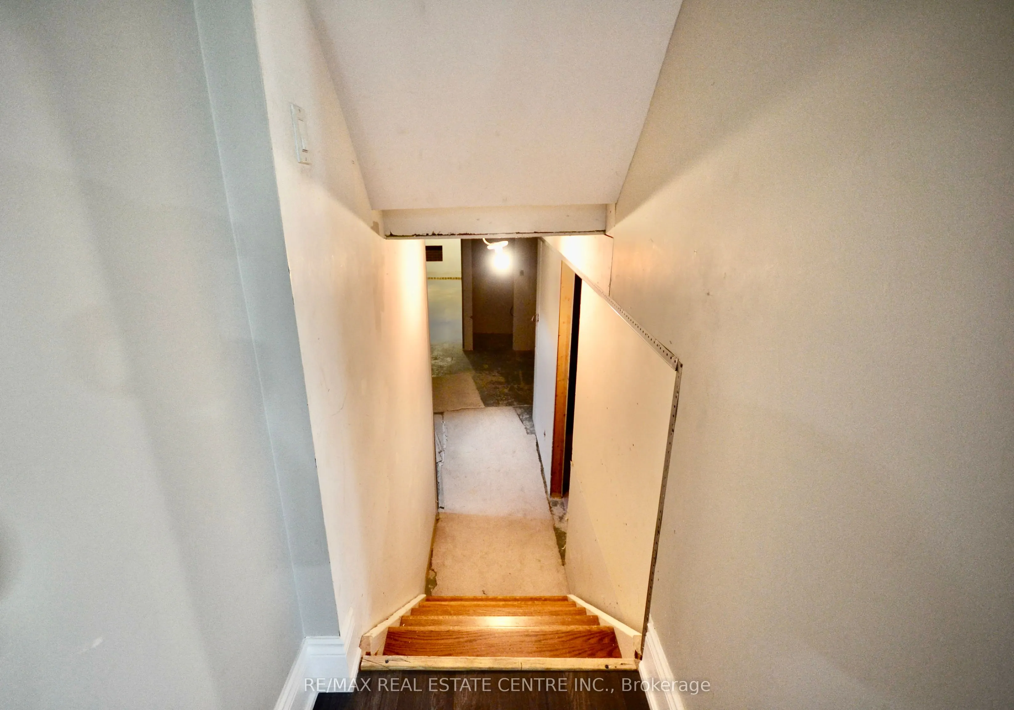 8 Kevinwood Drive
