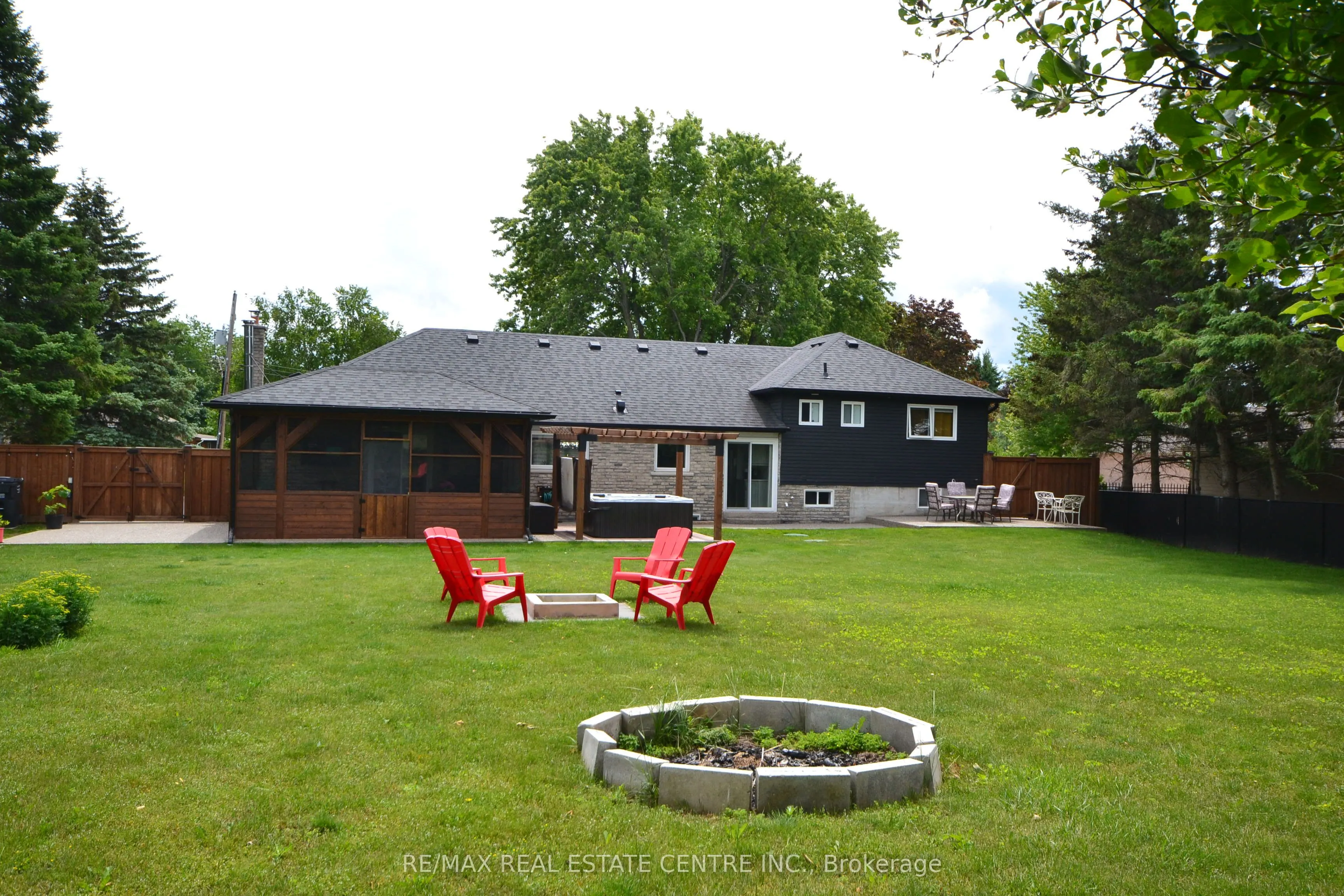 8 Kevinwood Drive