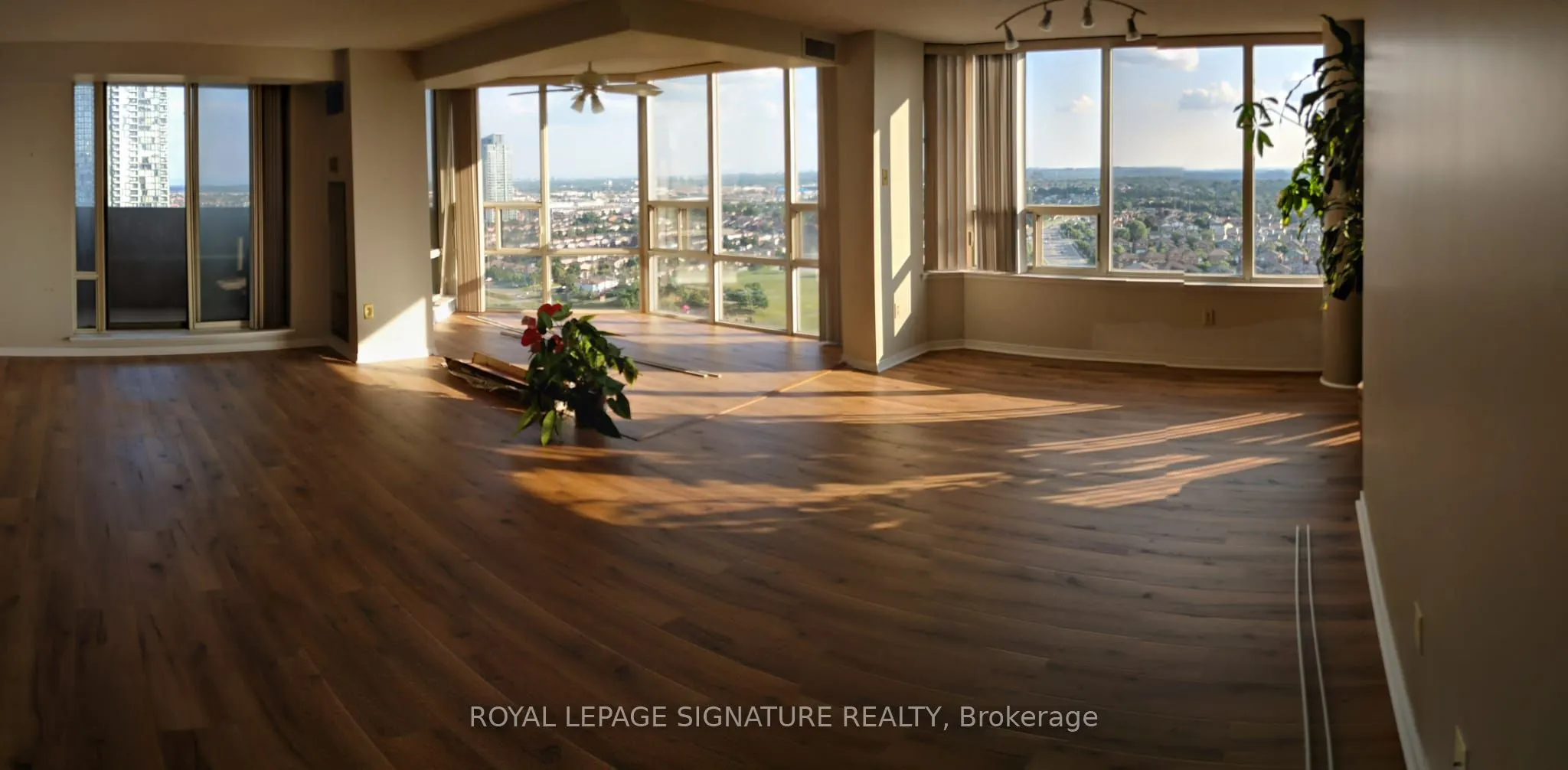 330 Rathburn Road W #2209