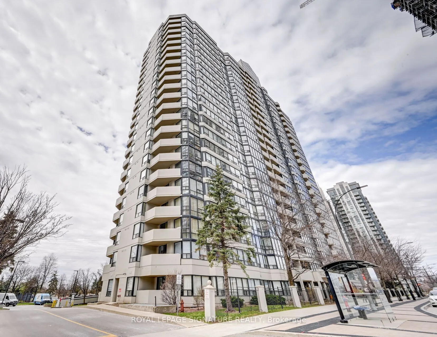 330 Rathburn Road W #2209