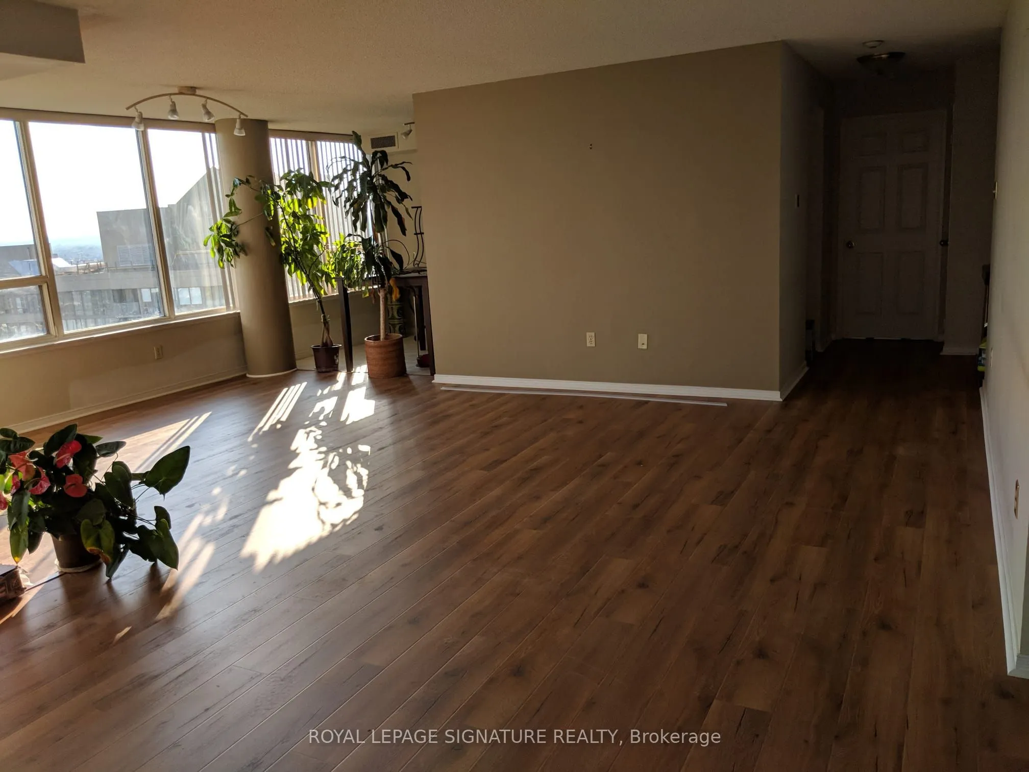 330 Rathburn Road W #2209