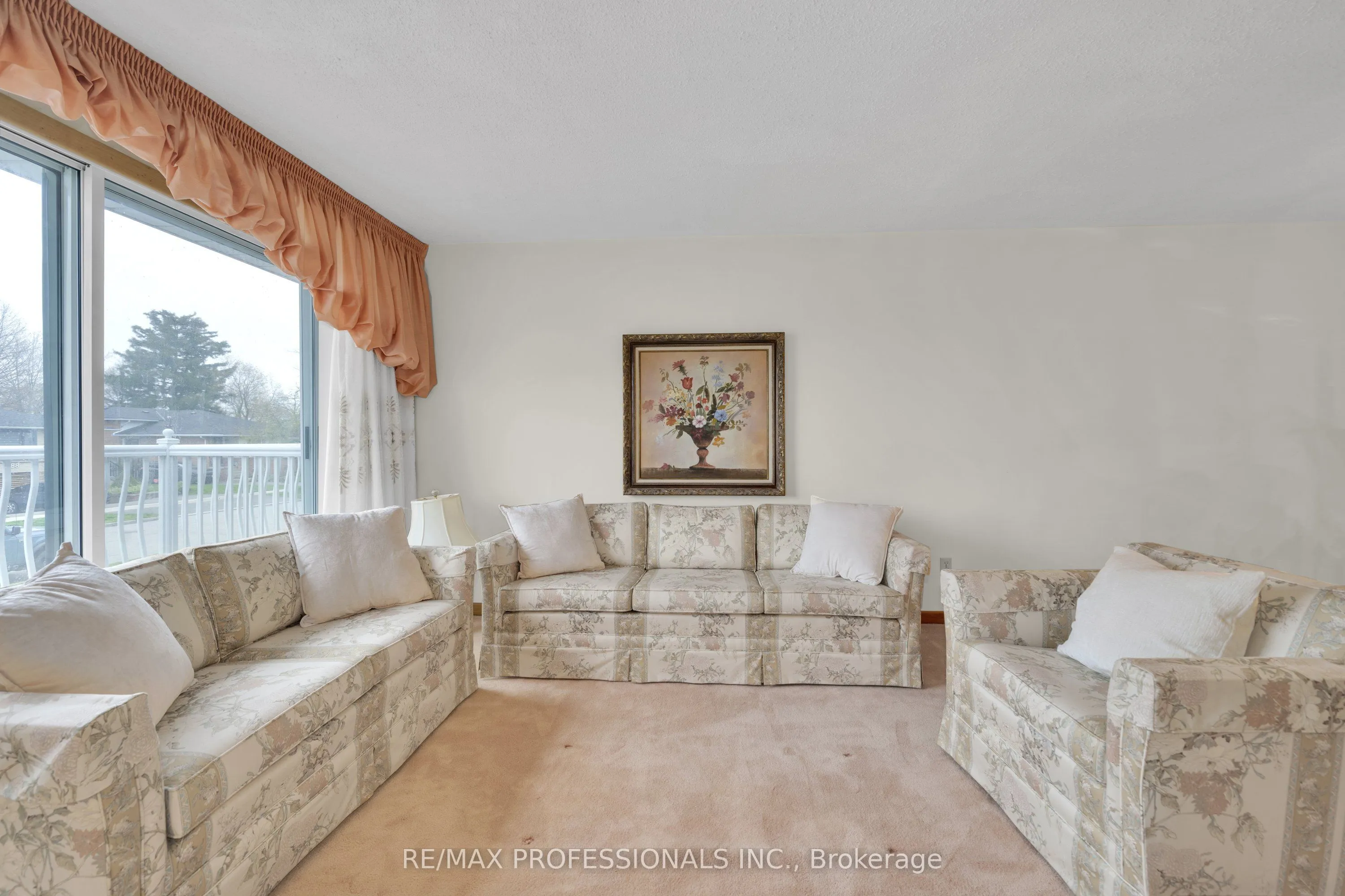 1877 Silverberry Crescent