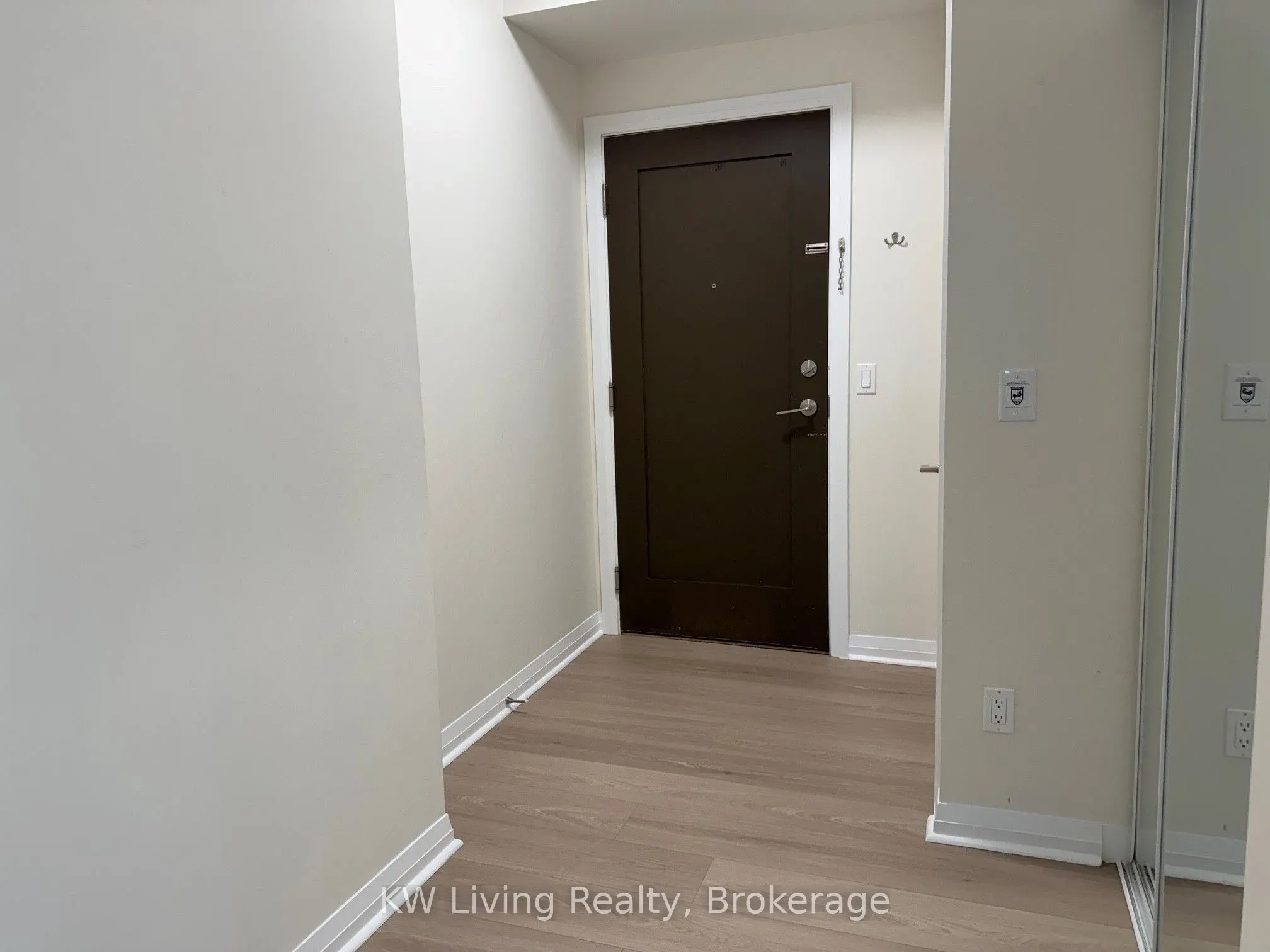 75 Eglinton Avenue W #1807