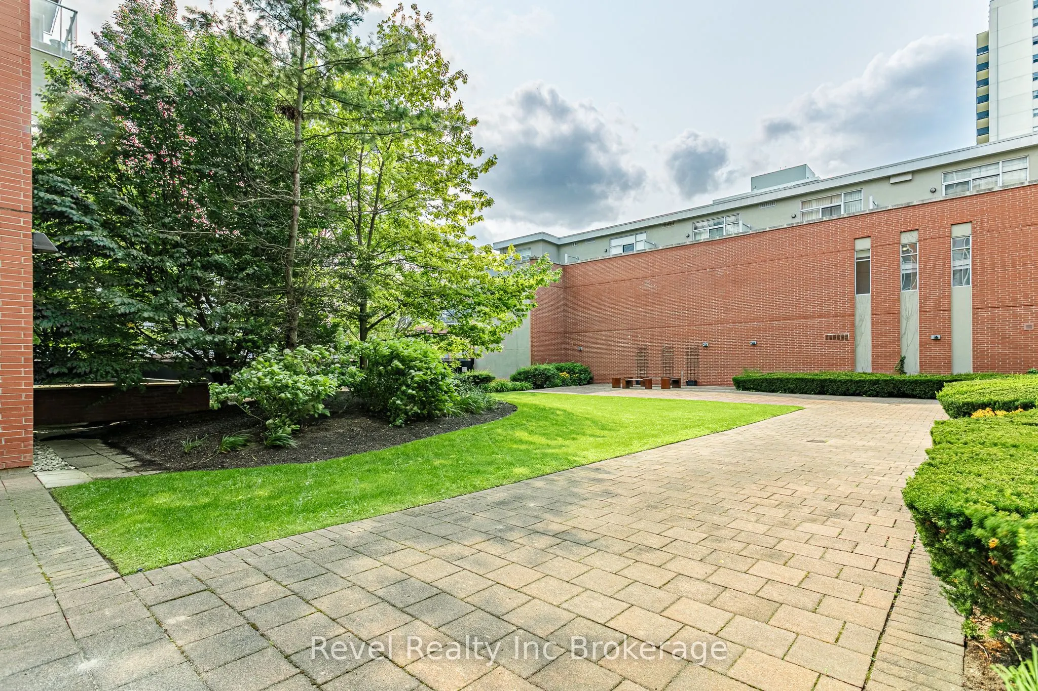 80 Port Street E #515