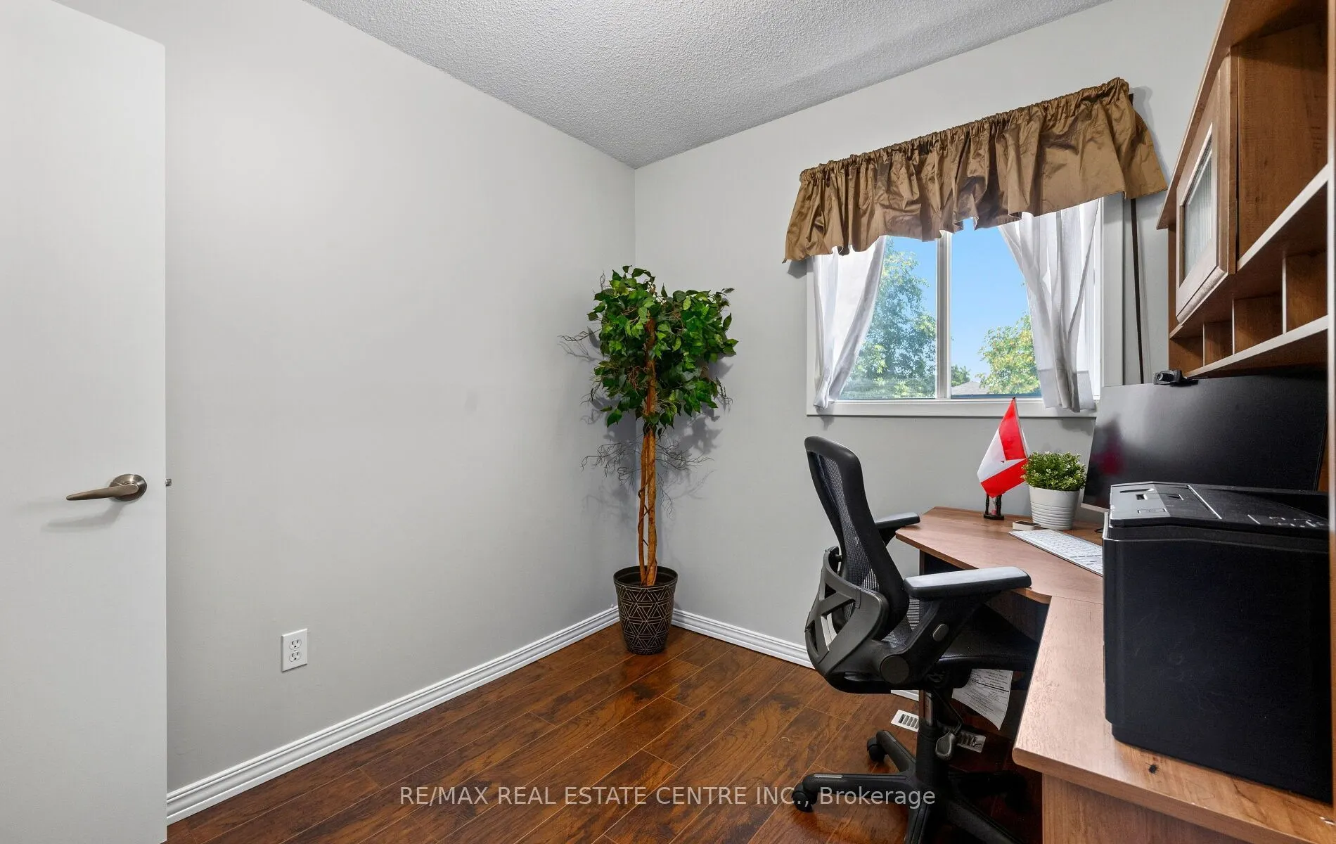 4 Ecclestone Drive