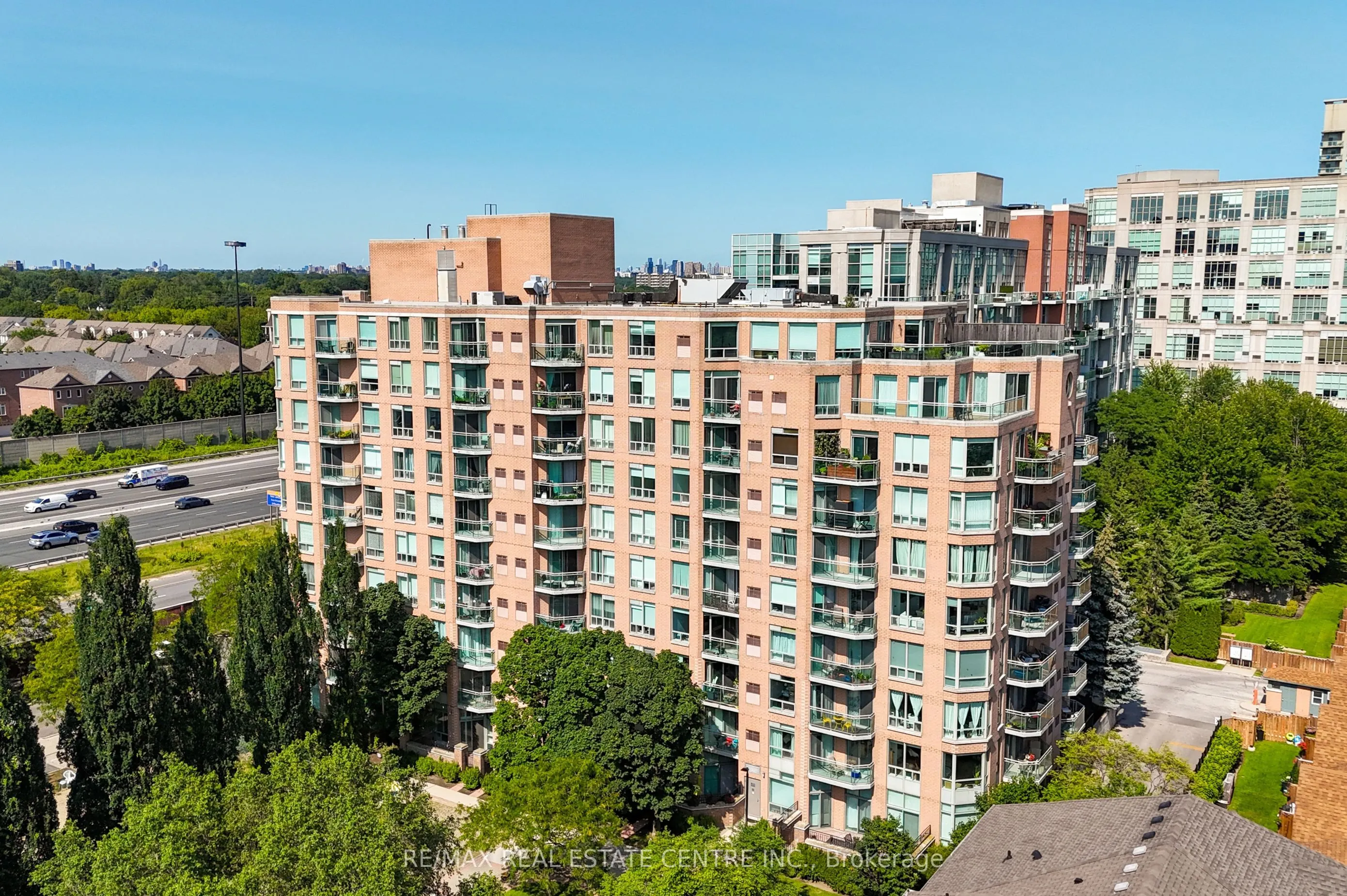 190 Manitoba Street #706