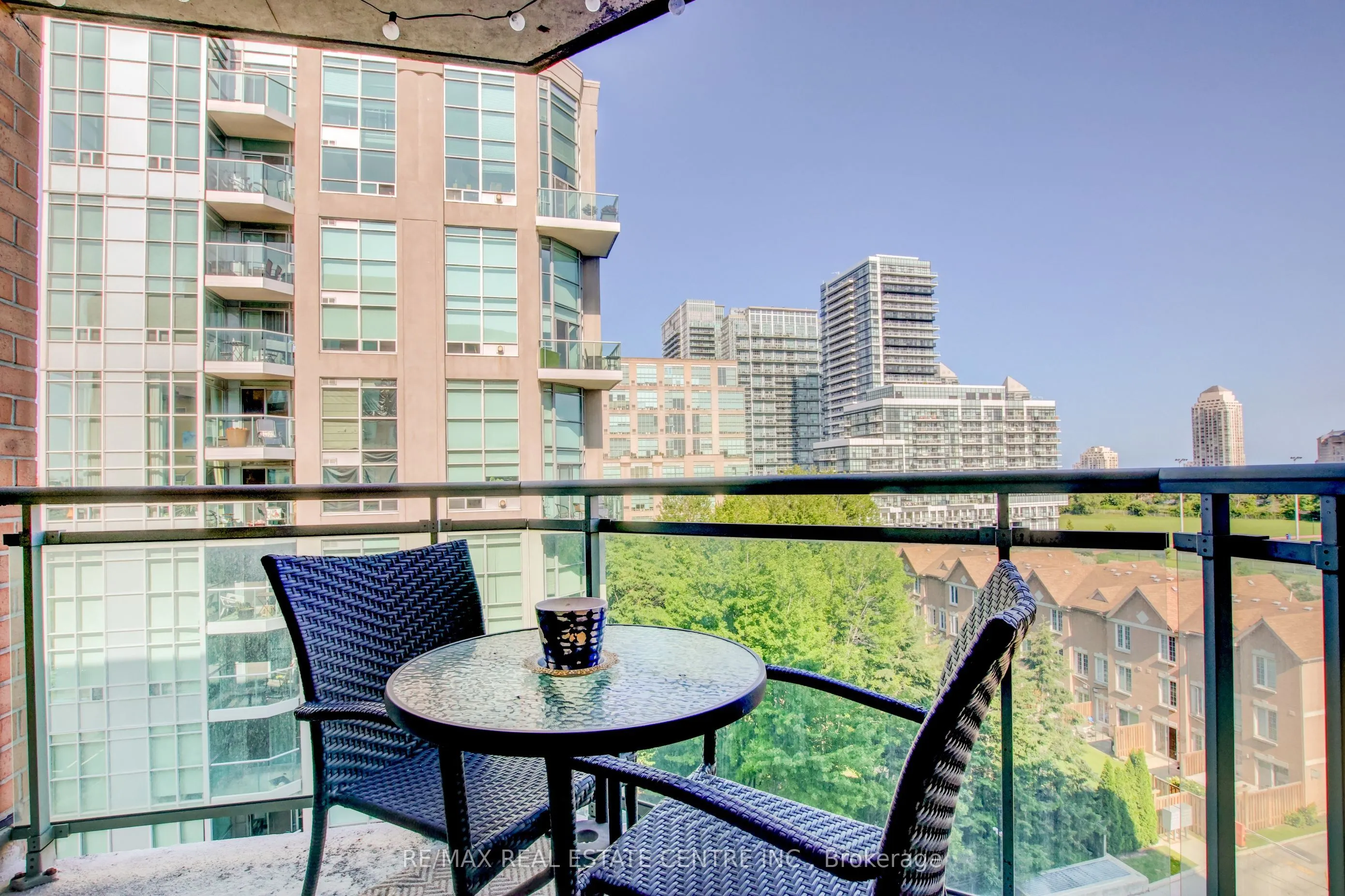 190 Manitoba Street #706