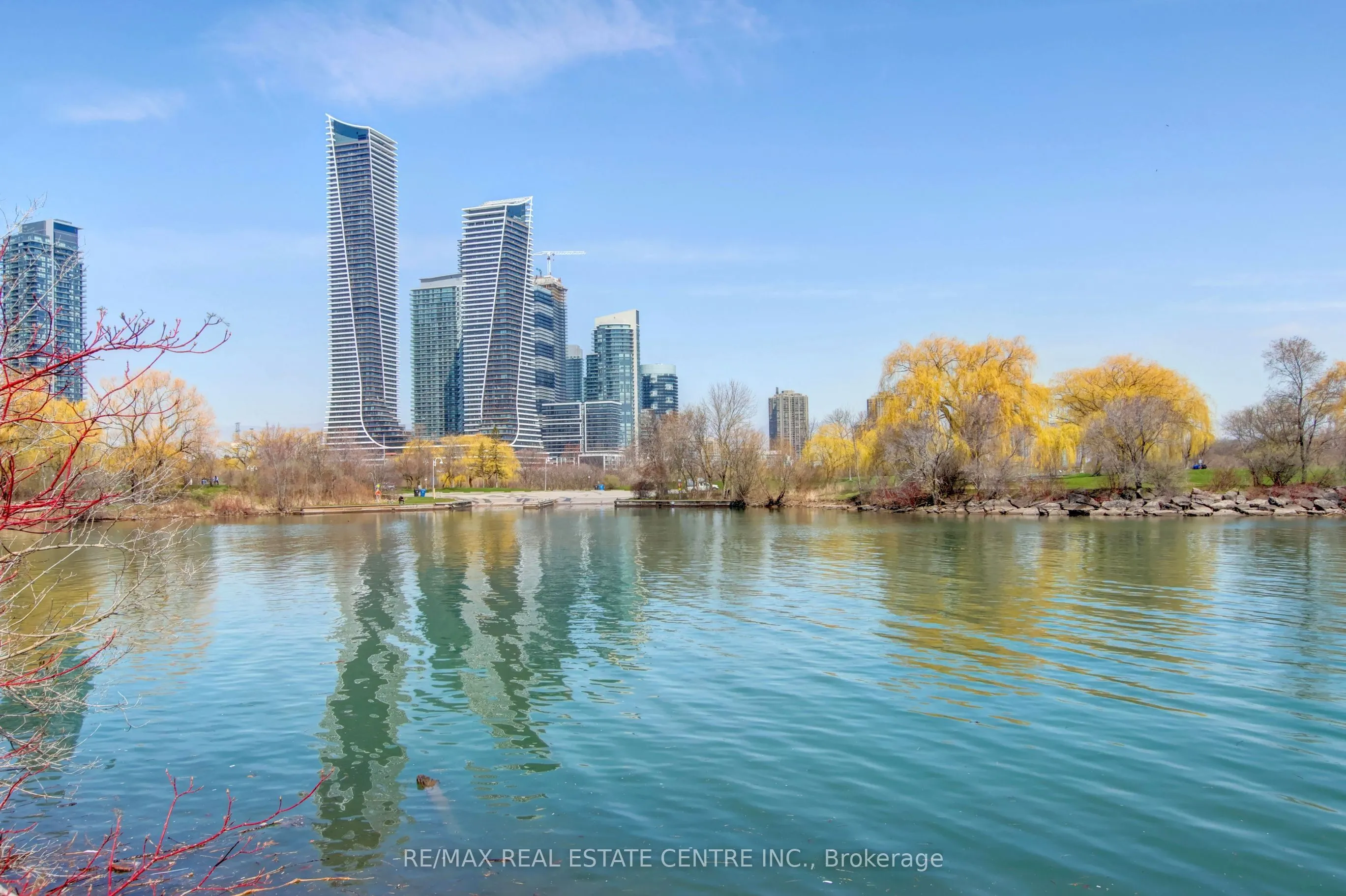 190 Manitoba Street #706