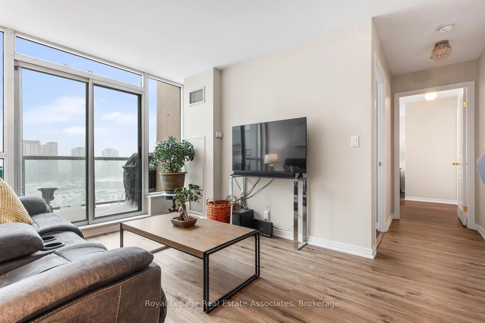 2565 Erin Centre Boulevard #PH7