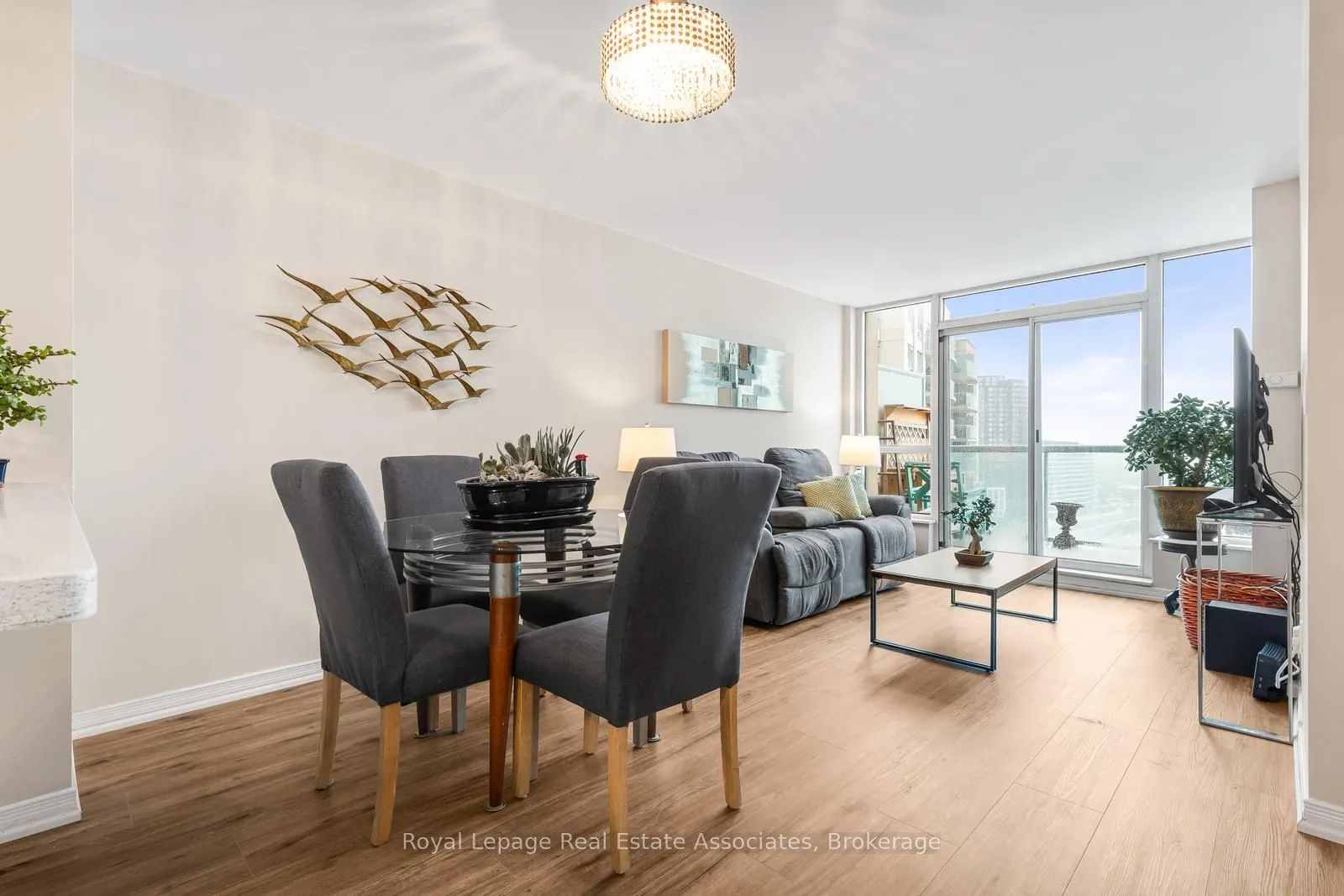 2565 Erin Centre Boulevard #PH7