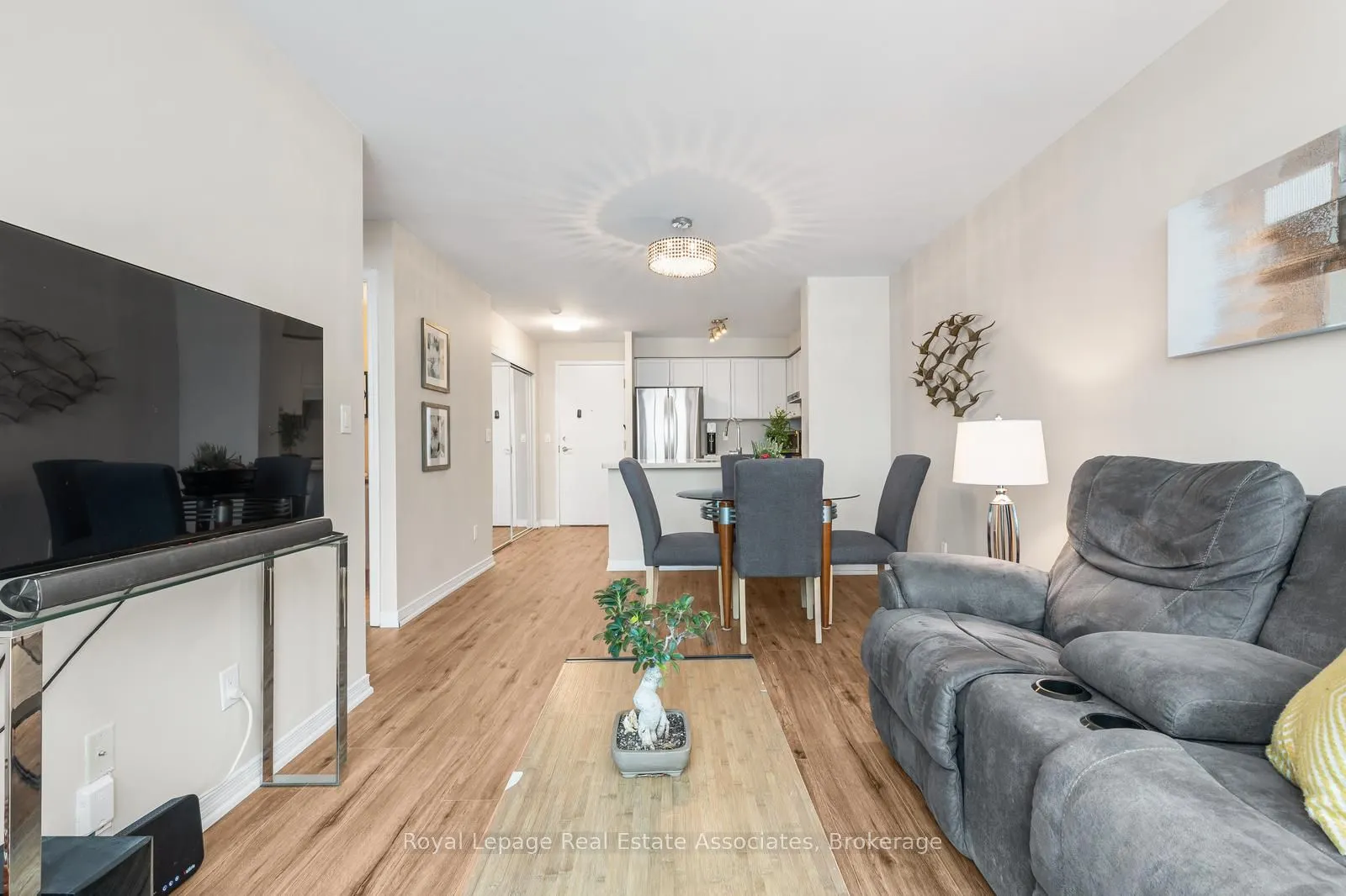 2565 Erin Centre Boulevard #PH7
