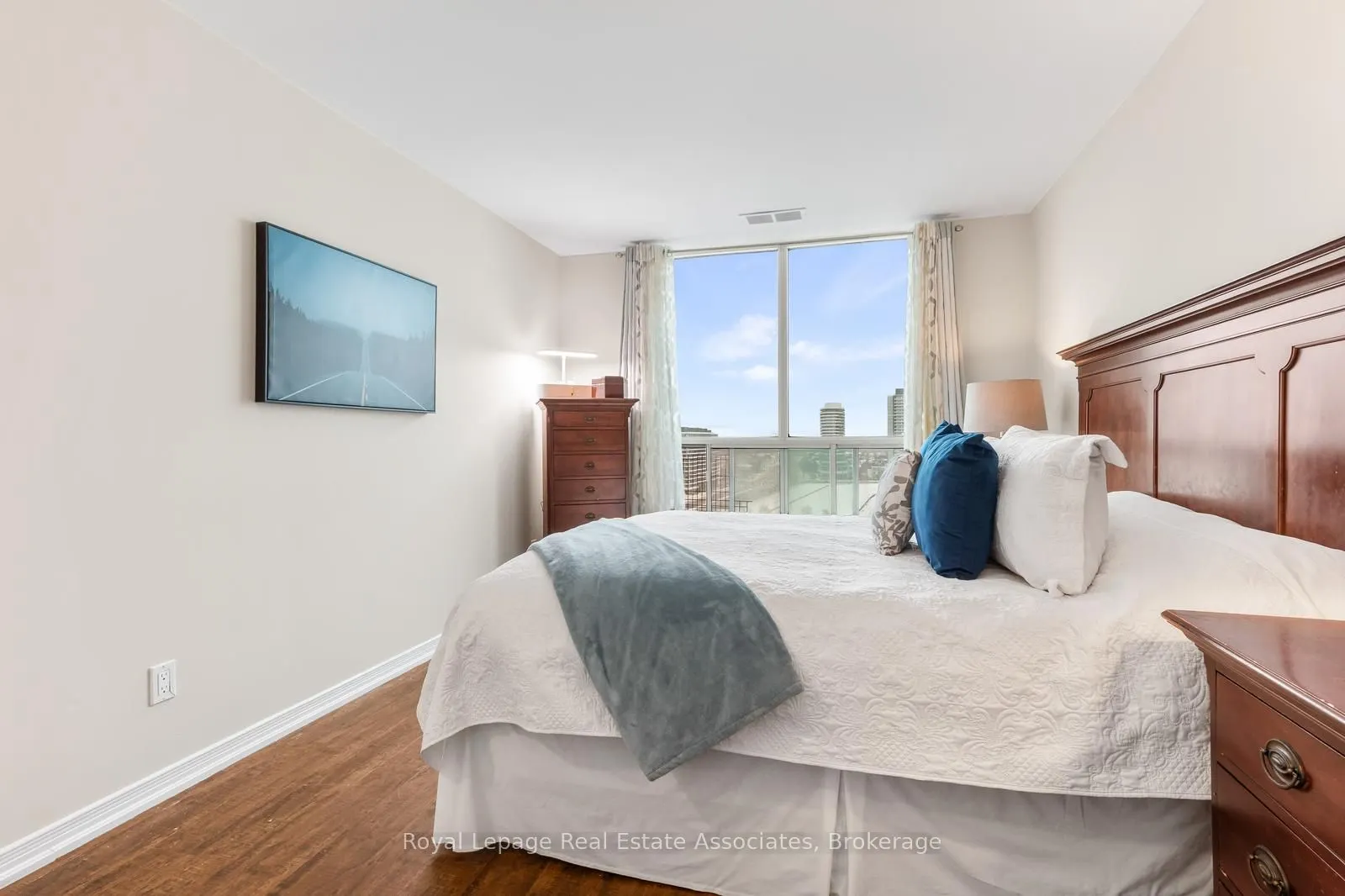 2565 Erin Centre Boulevard #PH7