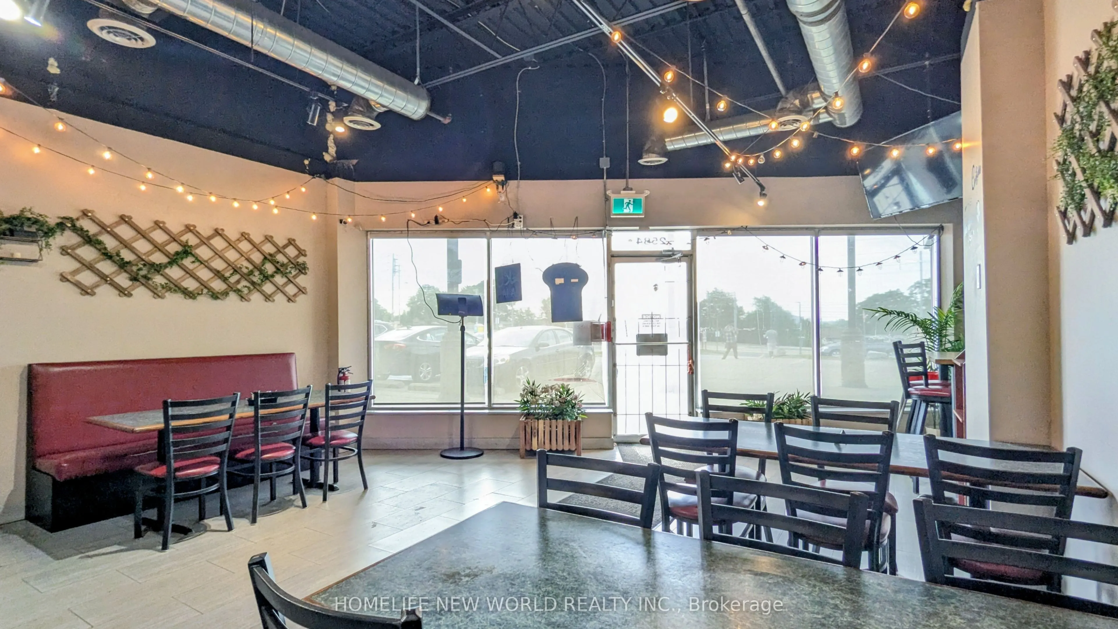 2584 Finch Avenue W