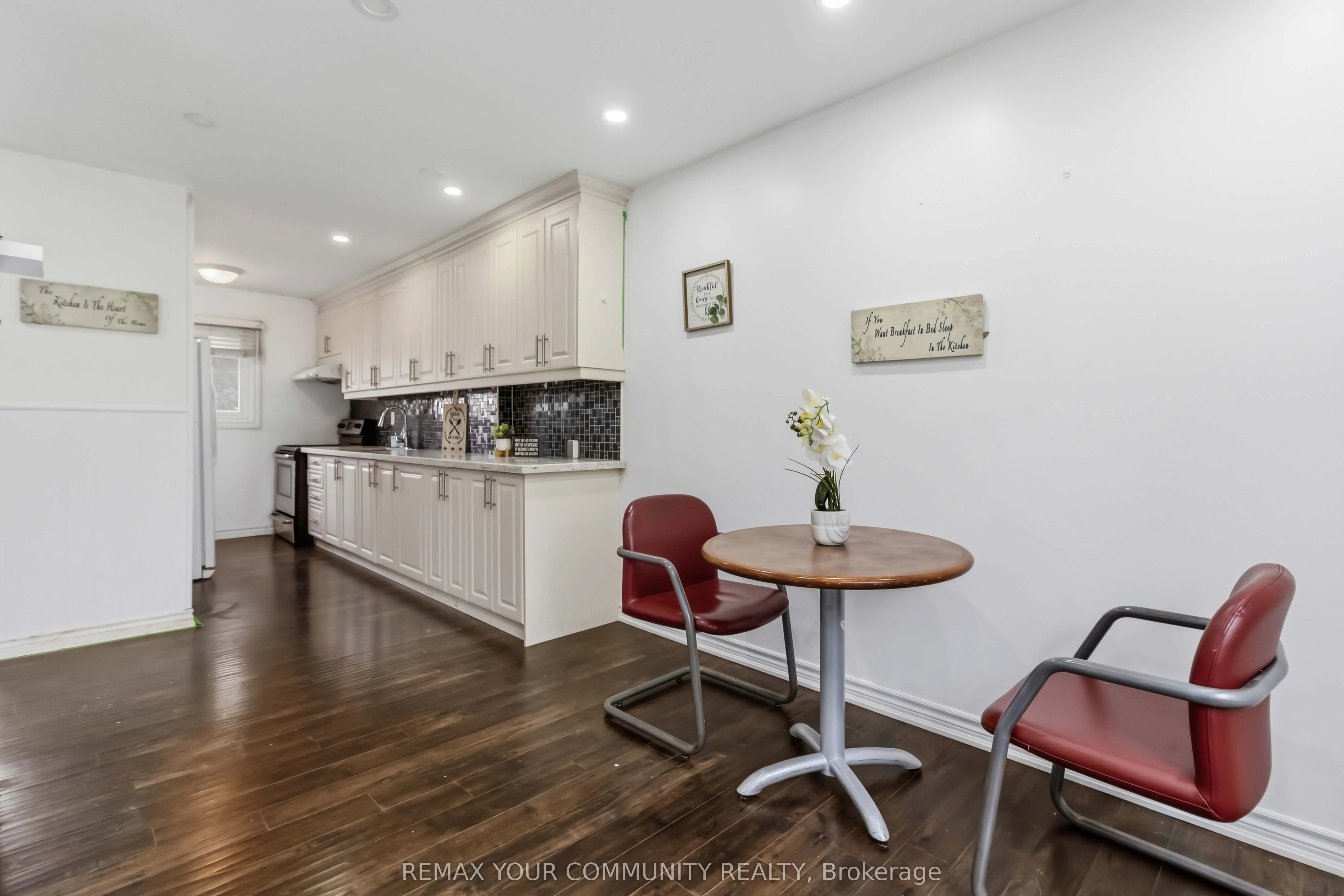 11 Grantbrook Court