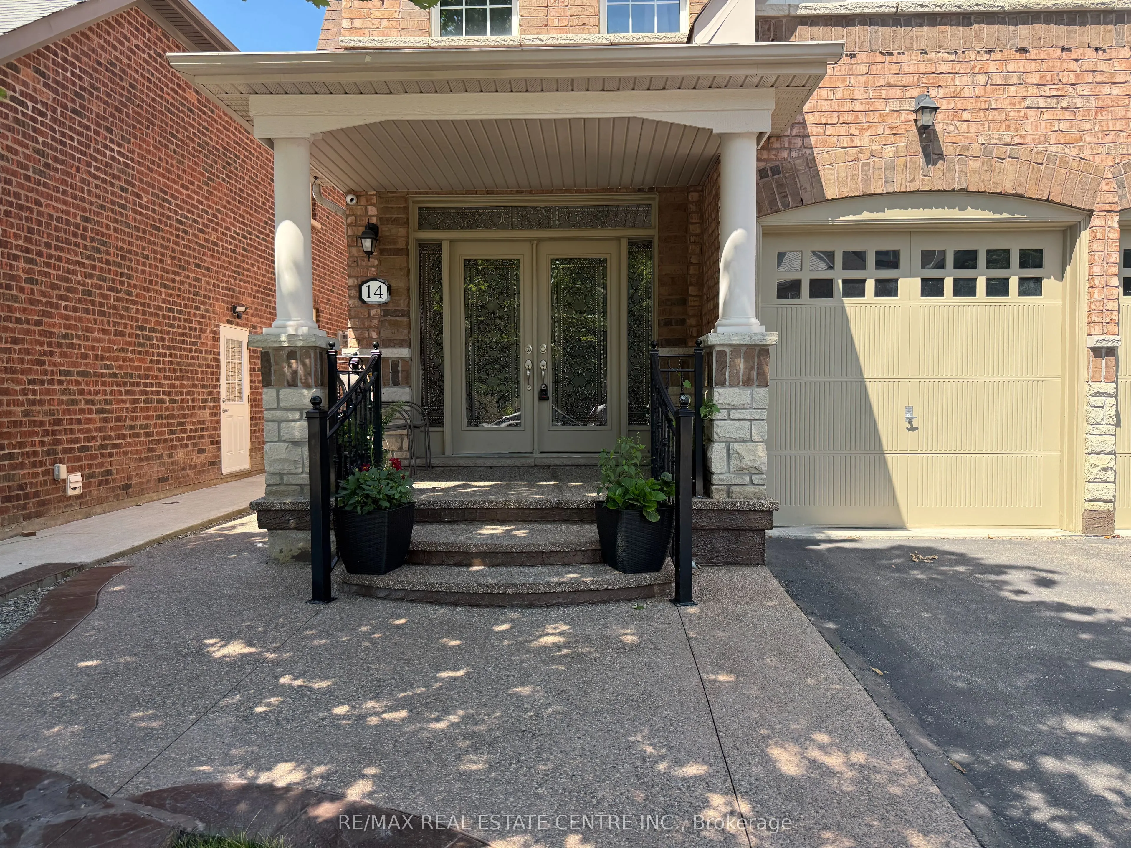 14 Twistleton Street