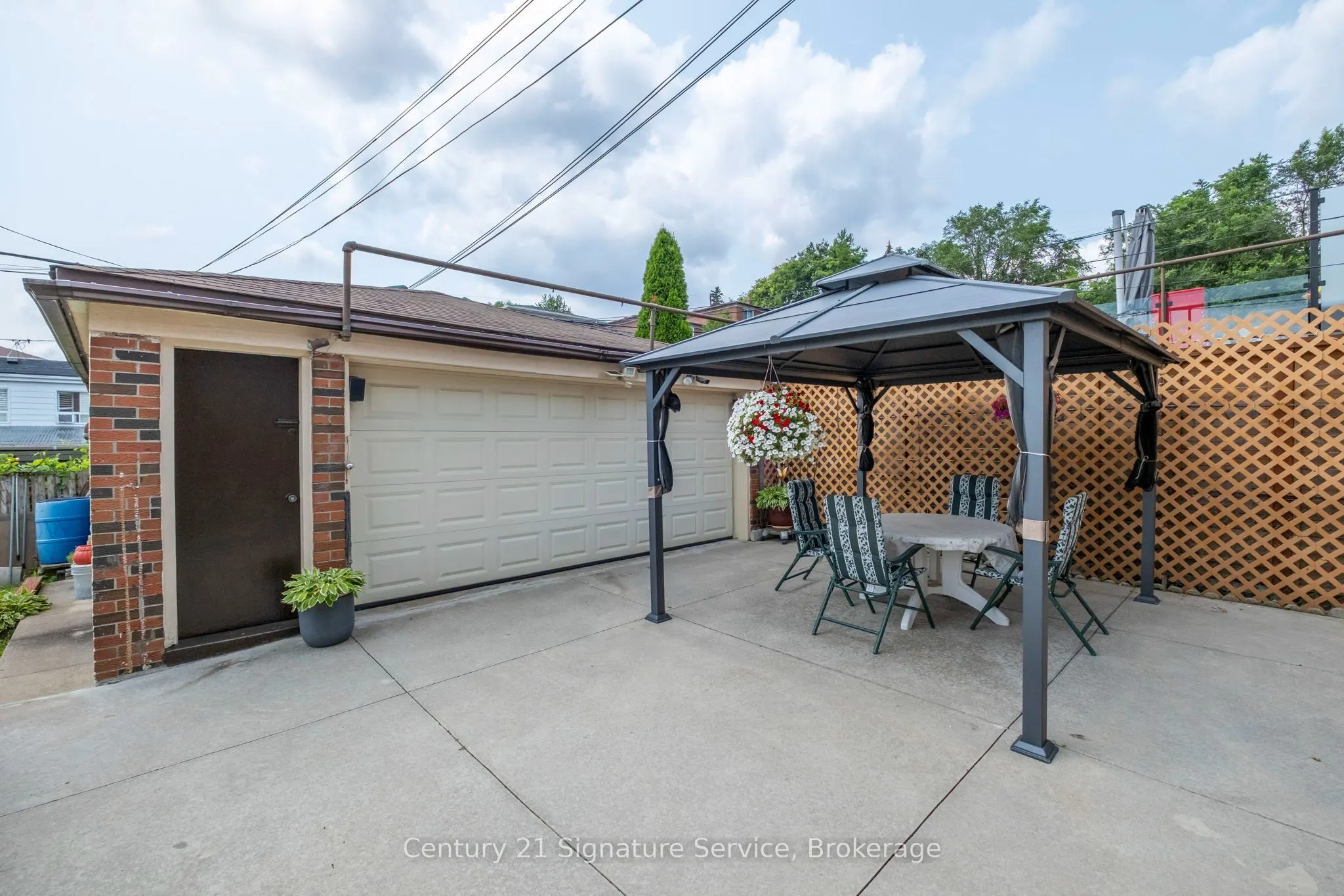 524 Silverthorn Avenue