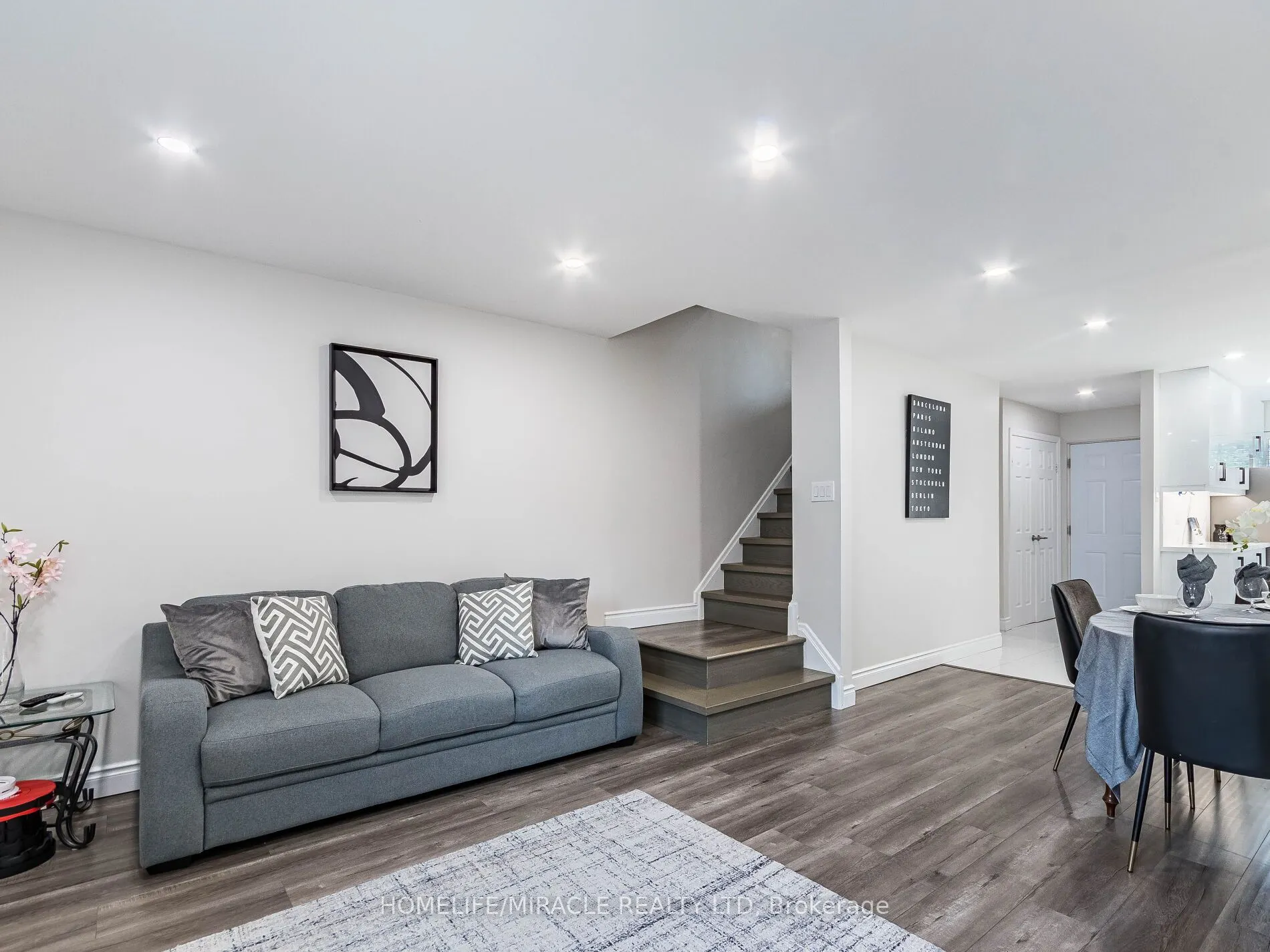 180 Mississauga Valley Boulevard #124
