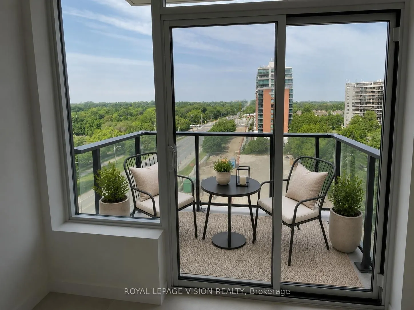 4010 Eglinton Avenue W #911