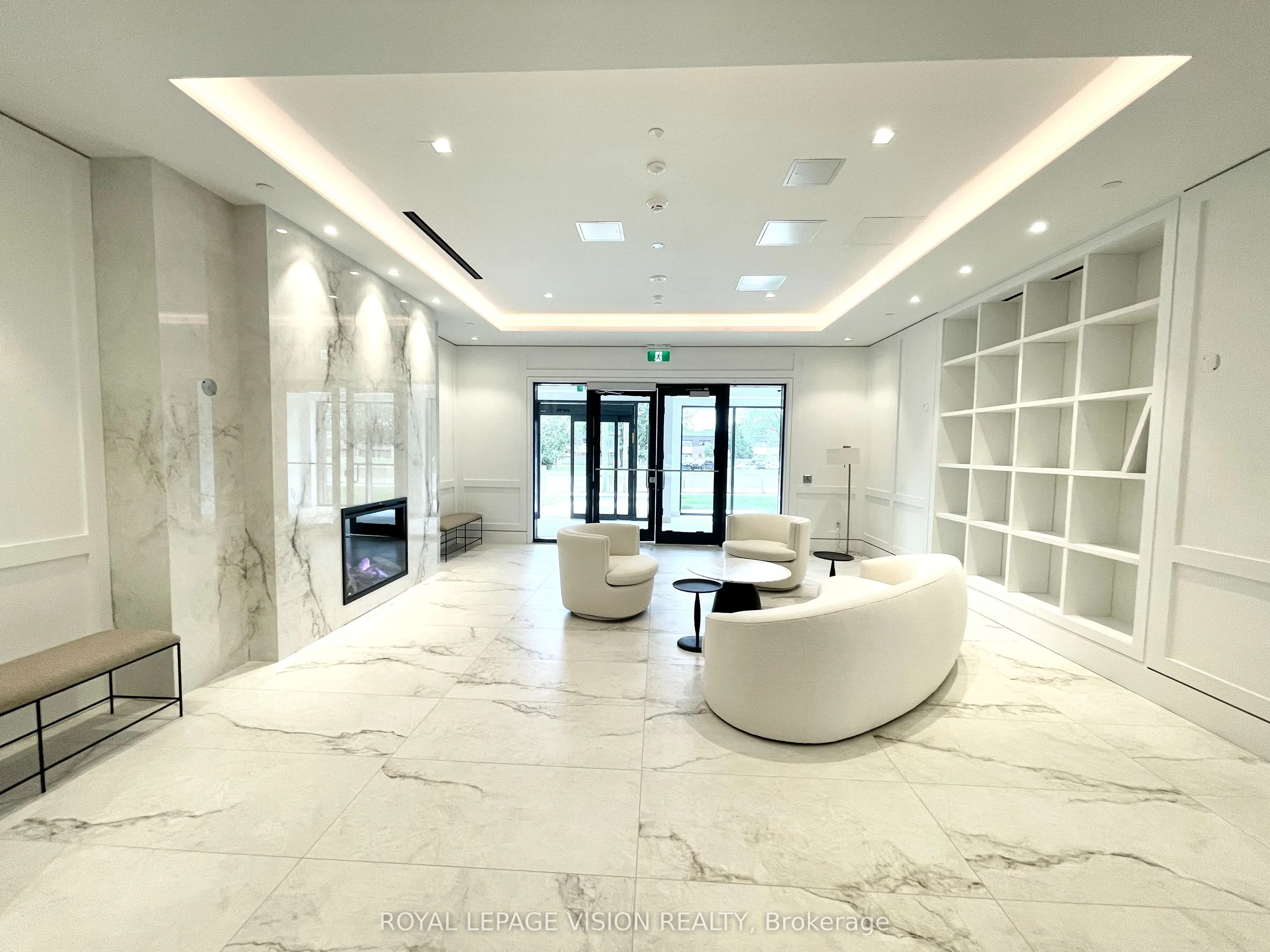 4010 Eglinton Avenue W #911