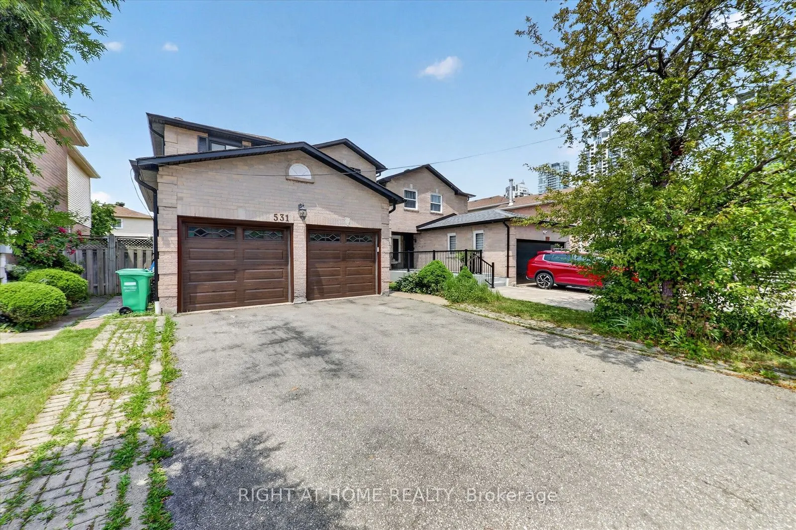 531 Wallenberg Crescent