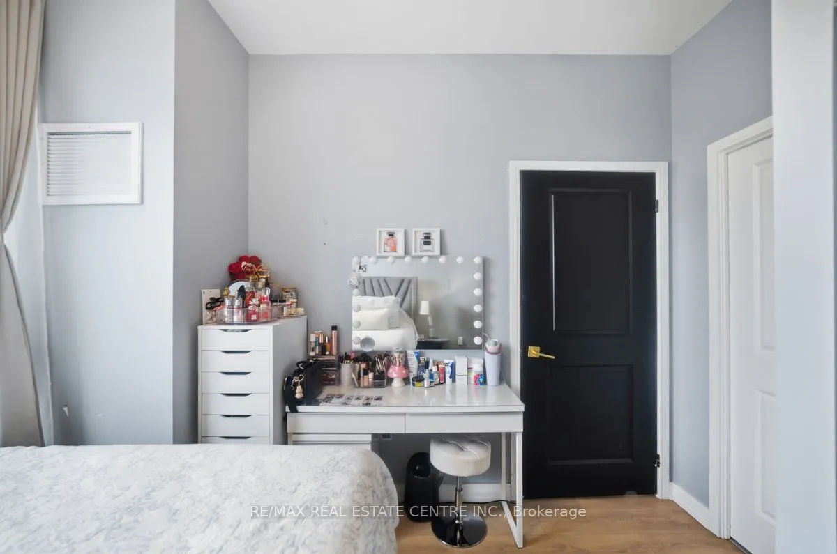8 Nahani Way 304 Way #4