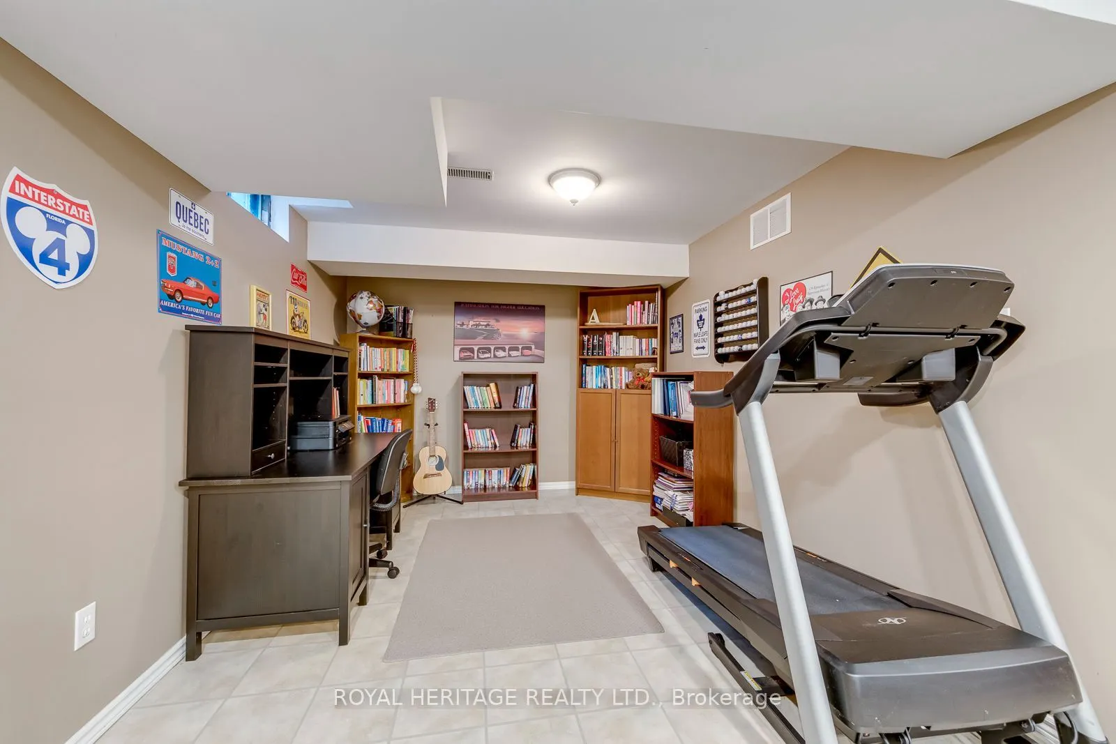 1451 Ravensmoor Crescent