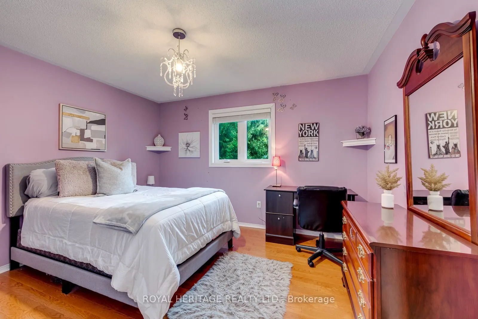 1451 Ravensmoor Crescent