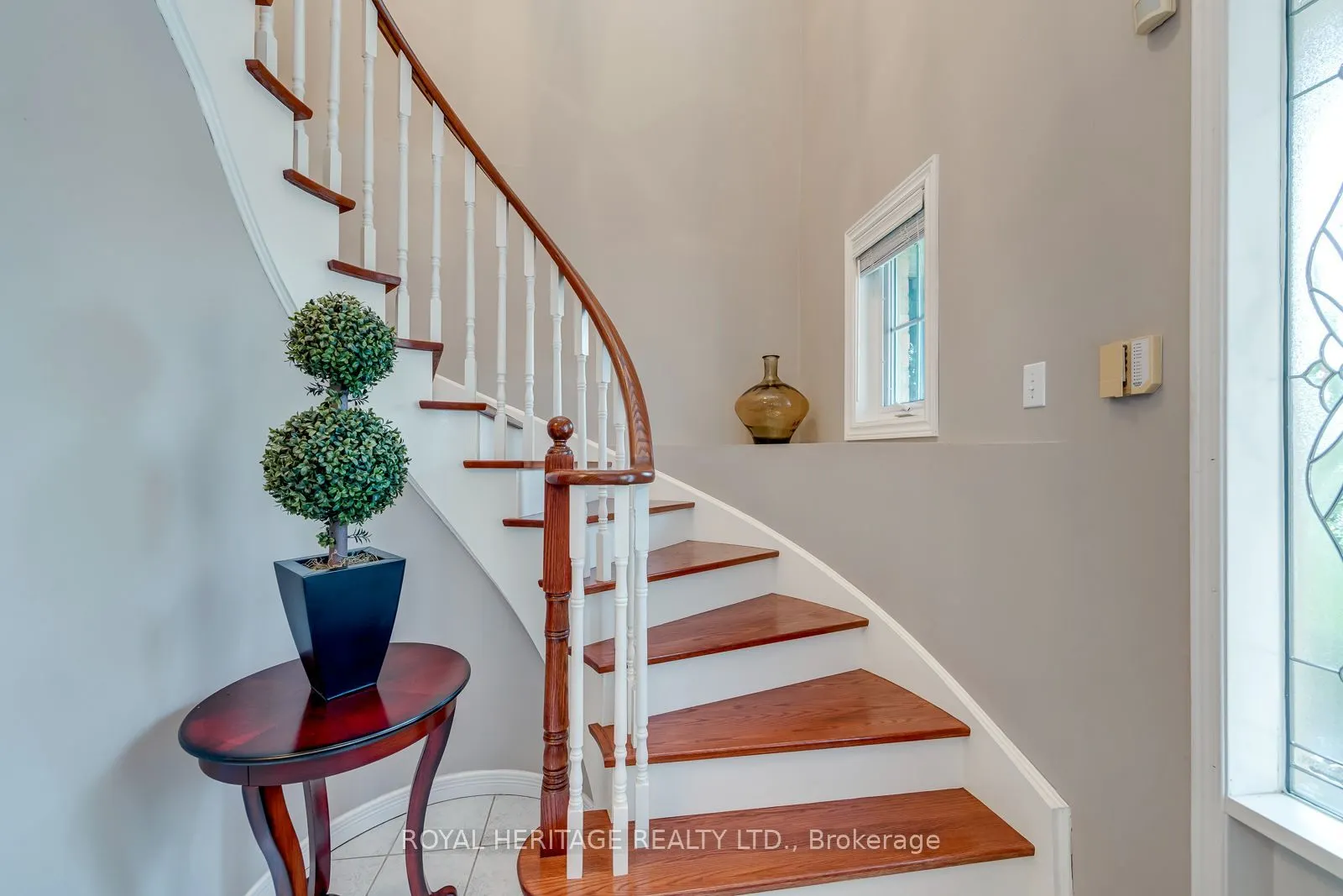 1451 Ravensmoor Crescent