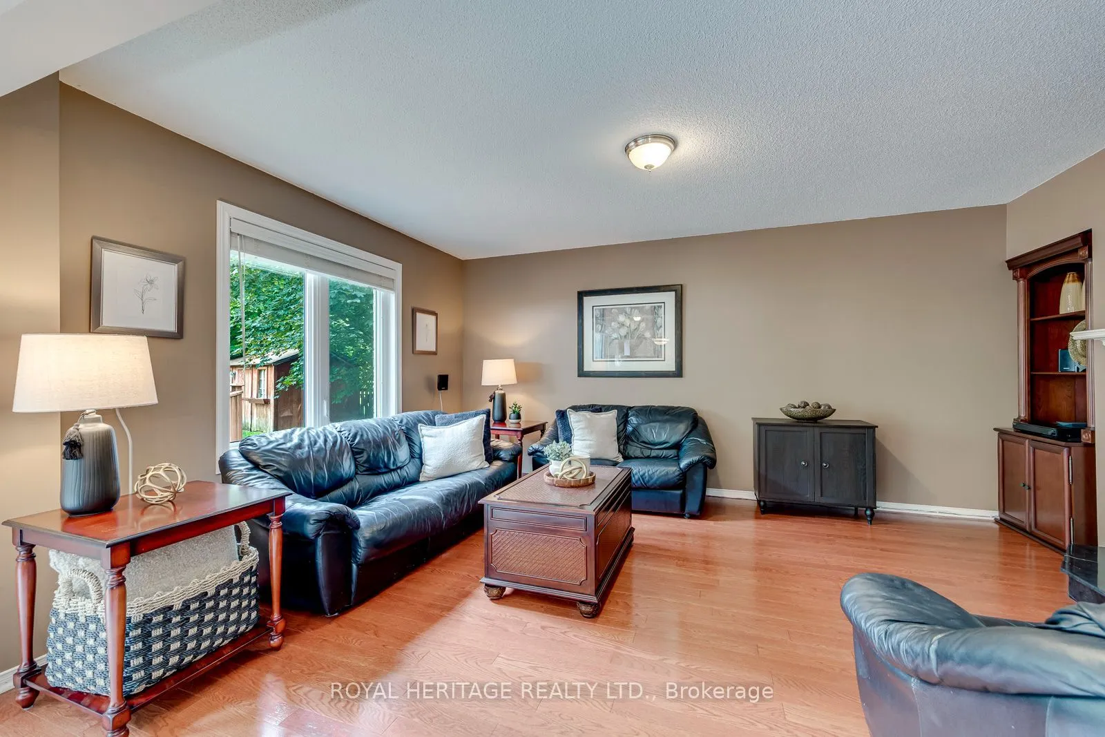 1451 Ravensmoor Crescent
