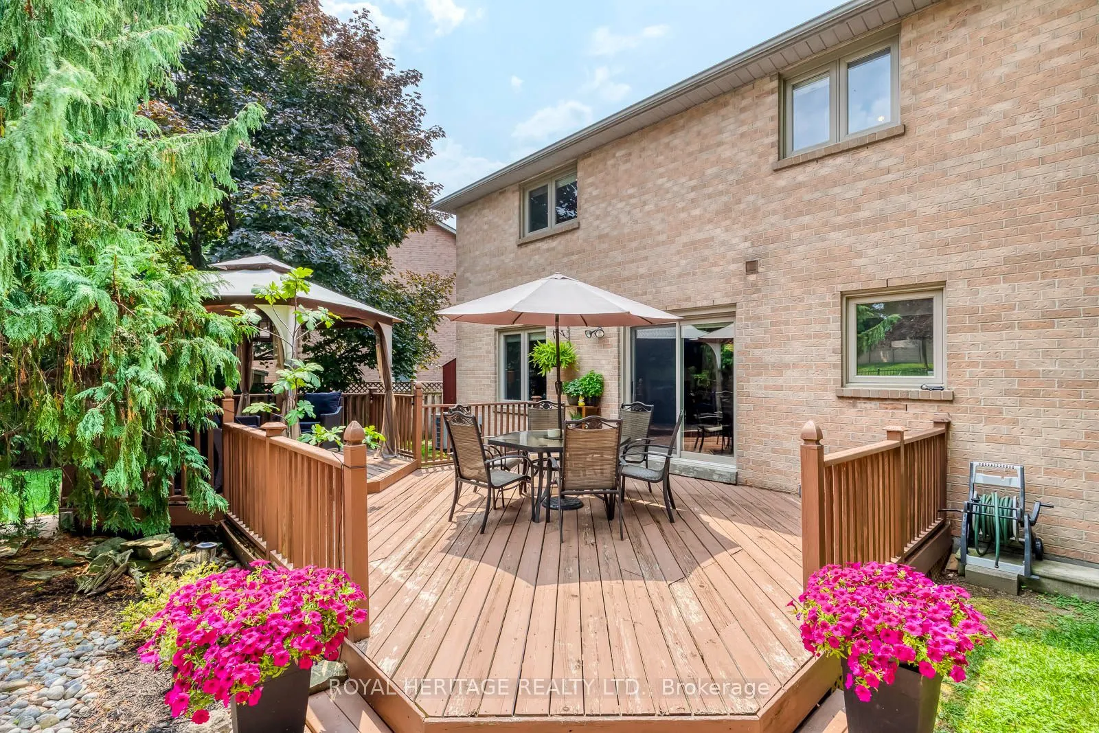 1451 Ravensmoor Crescent