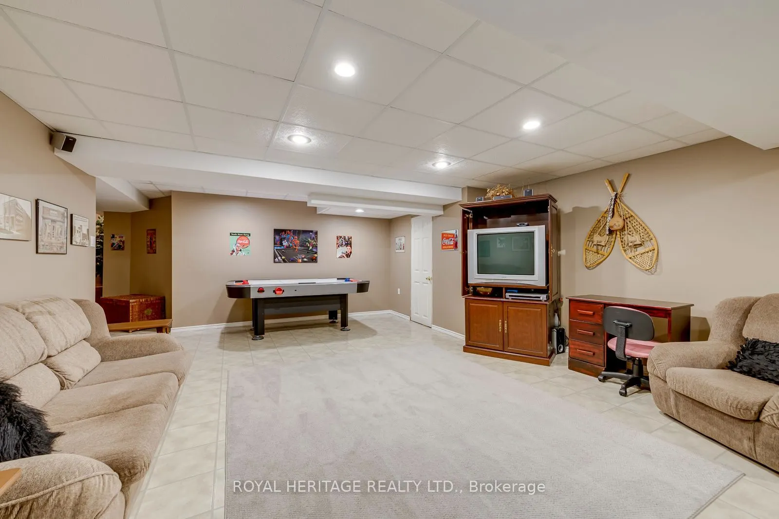 1451 Ravensmoor Crescent