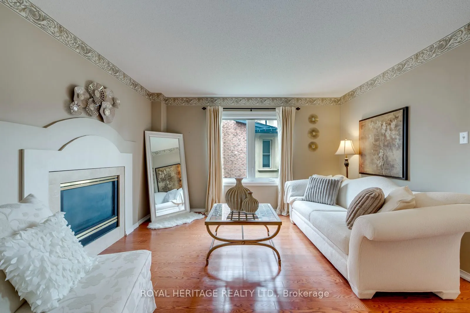 1451 Ravensmoor Crescent