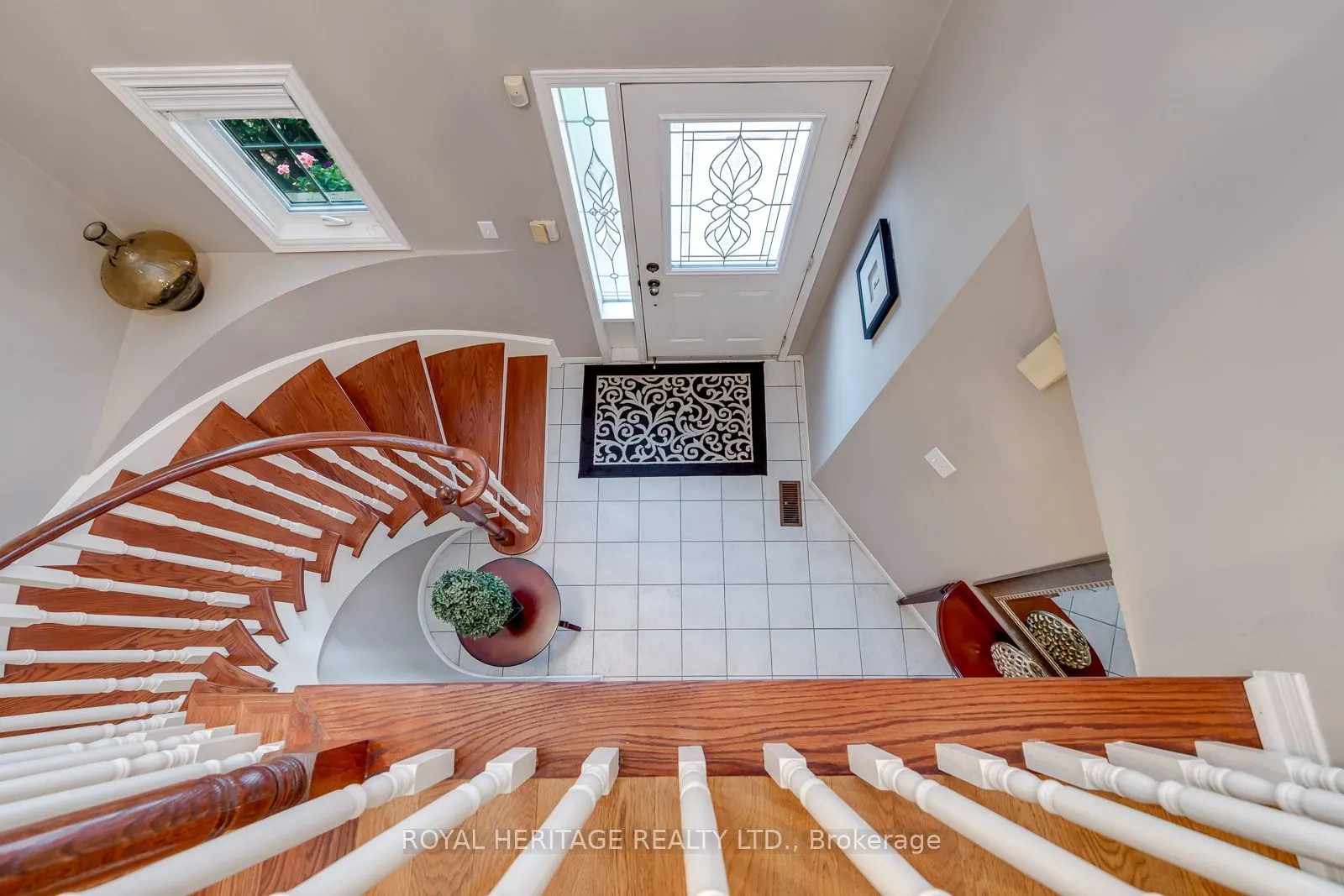 1451 Ravensmoor Crescent