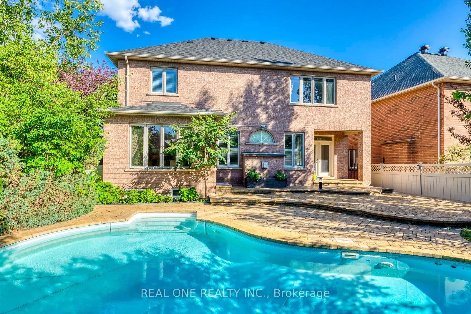 1387 Ferncrest Road