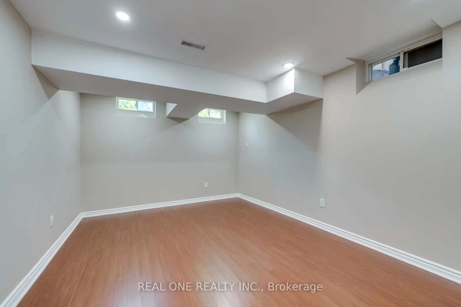 1387 Ferncrest Road