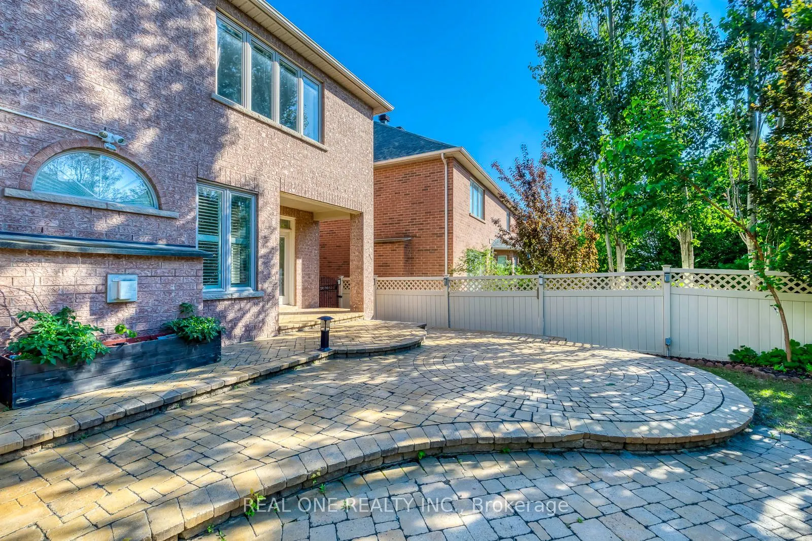 1387 Ferncrest Road