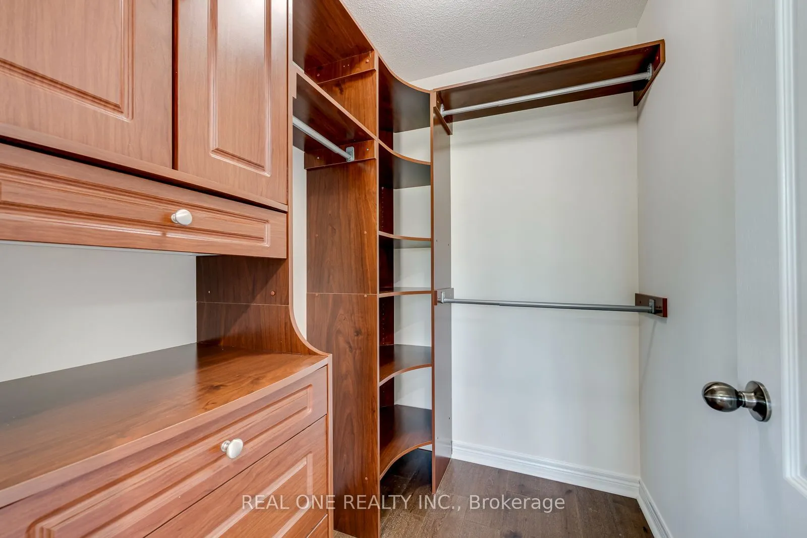 1387 Ferncrest Road