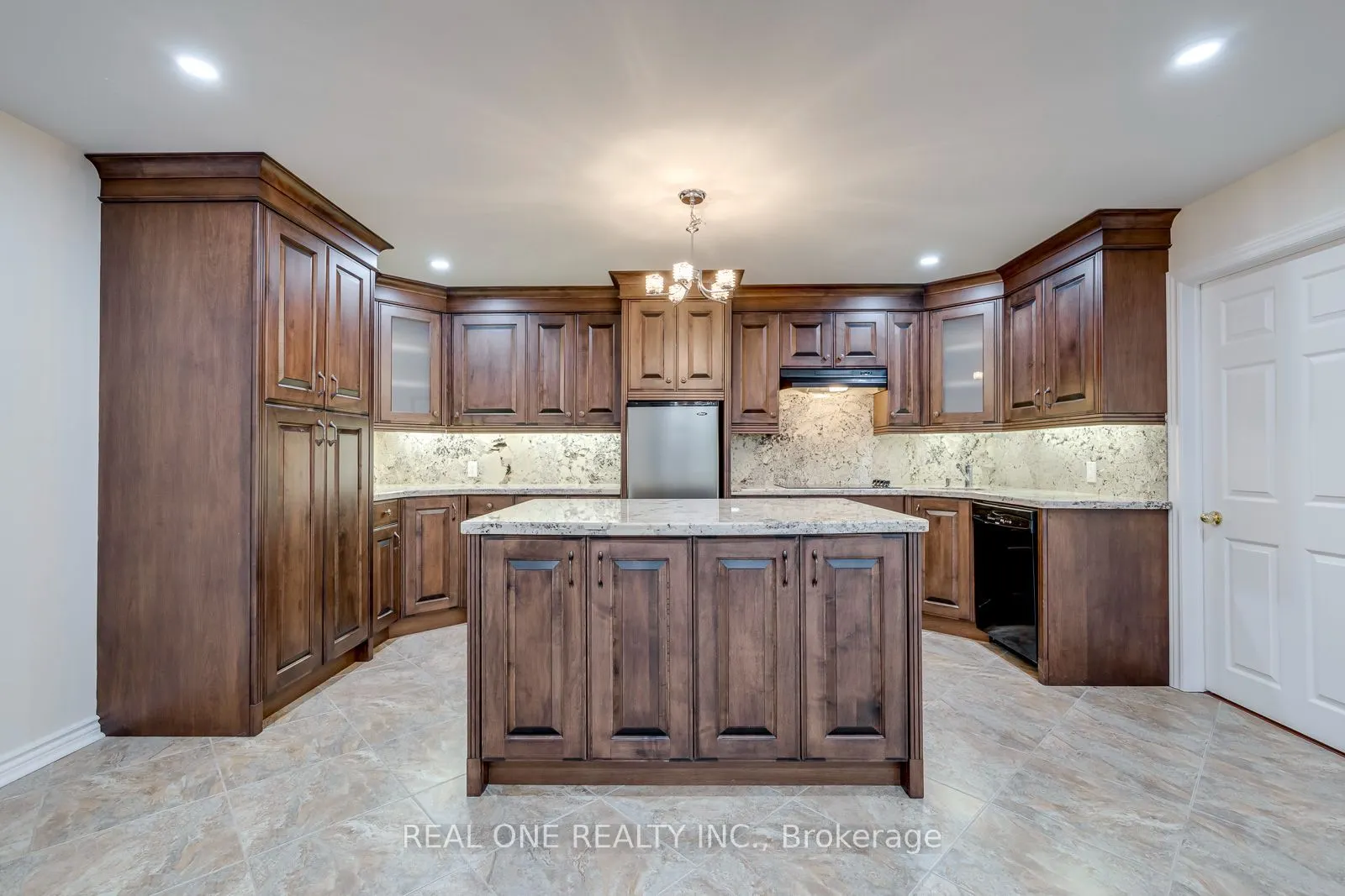 1387 Ferncrest Road