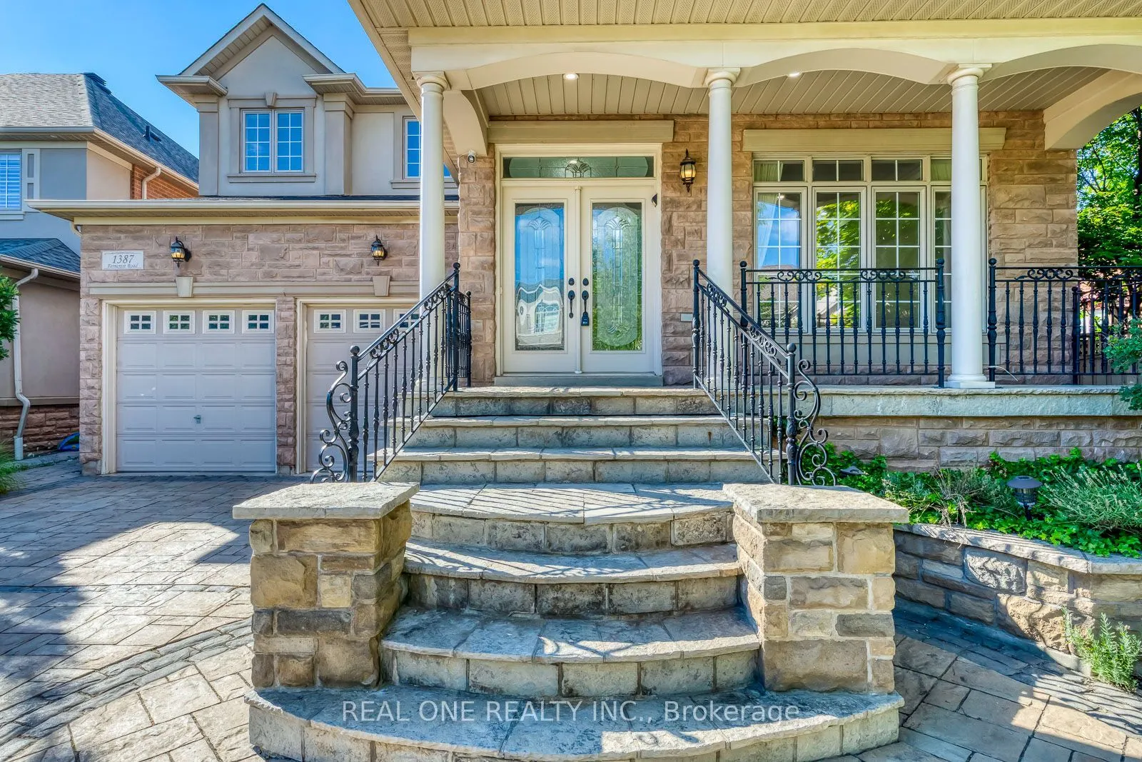 1387 Ferncrest Road