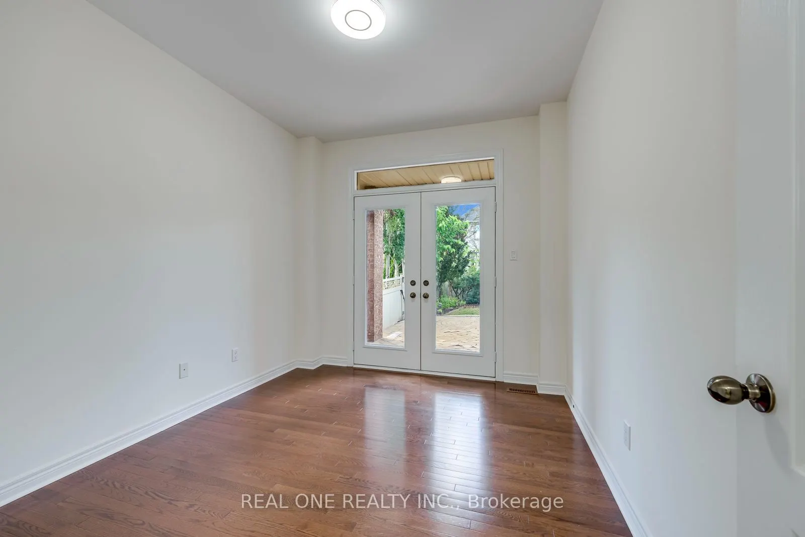1387 Ferncrest Road